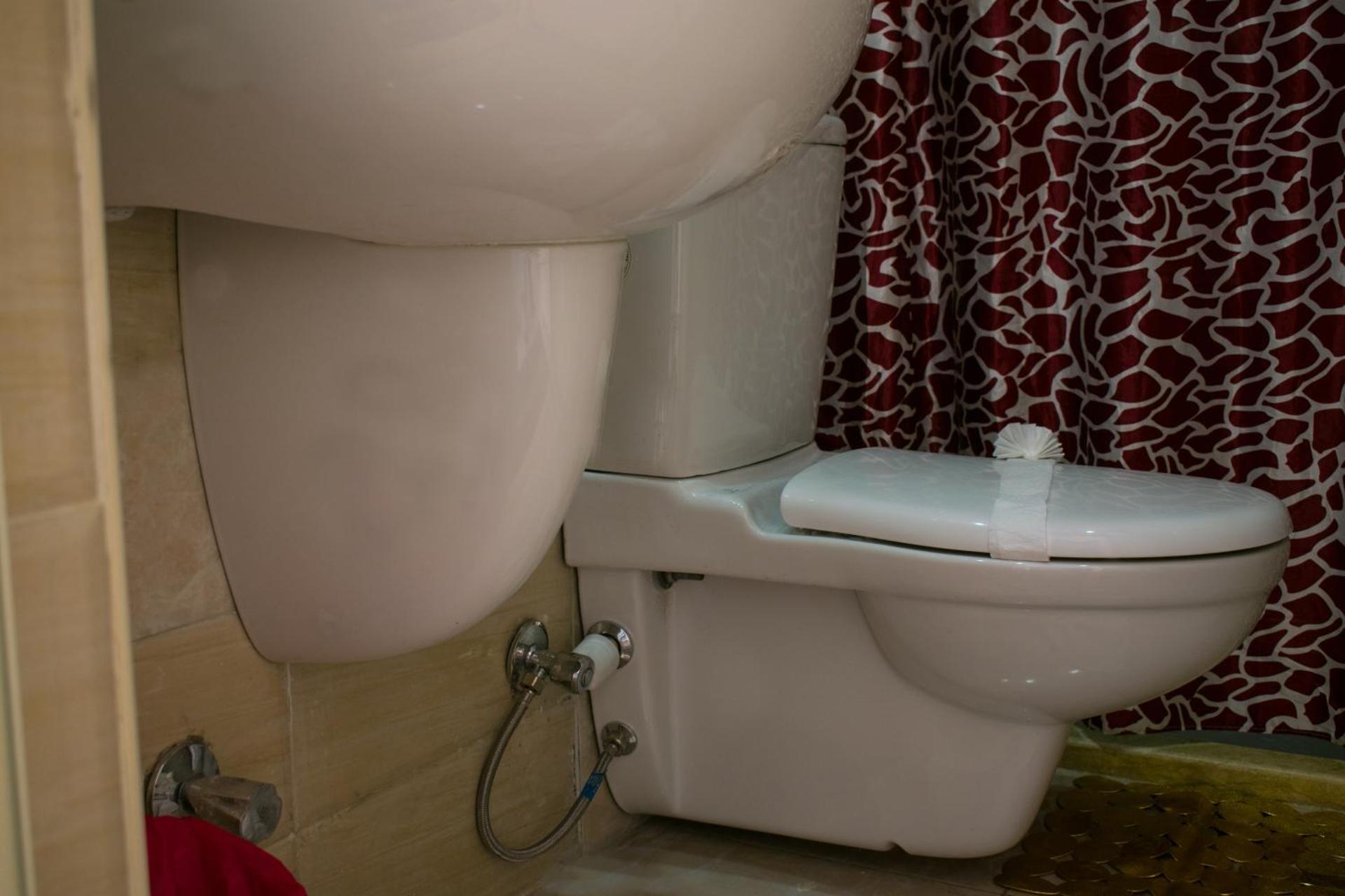 Crown Hotel - Photo 58