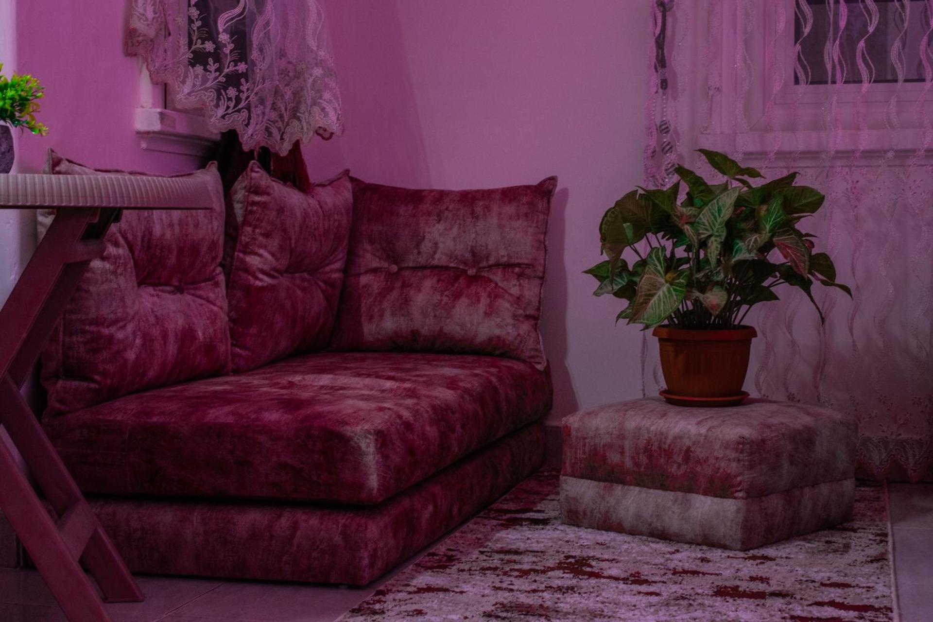 Crown Hotel - Photo 10