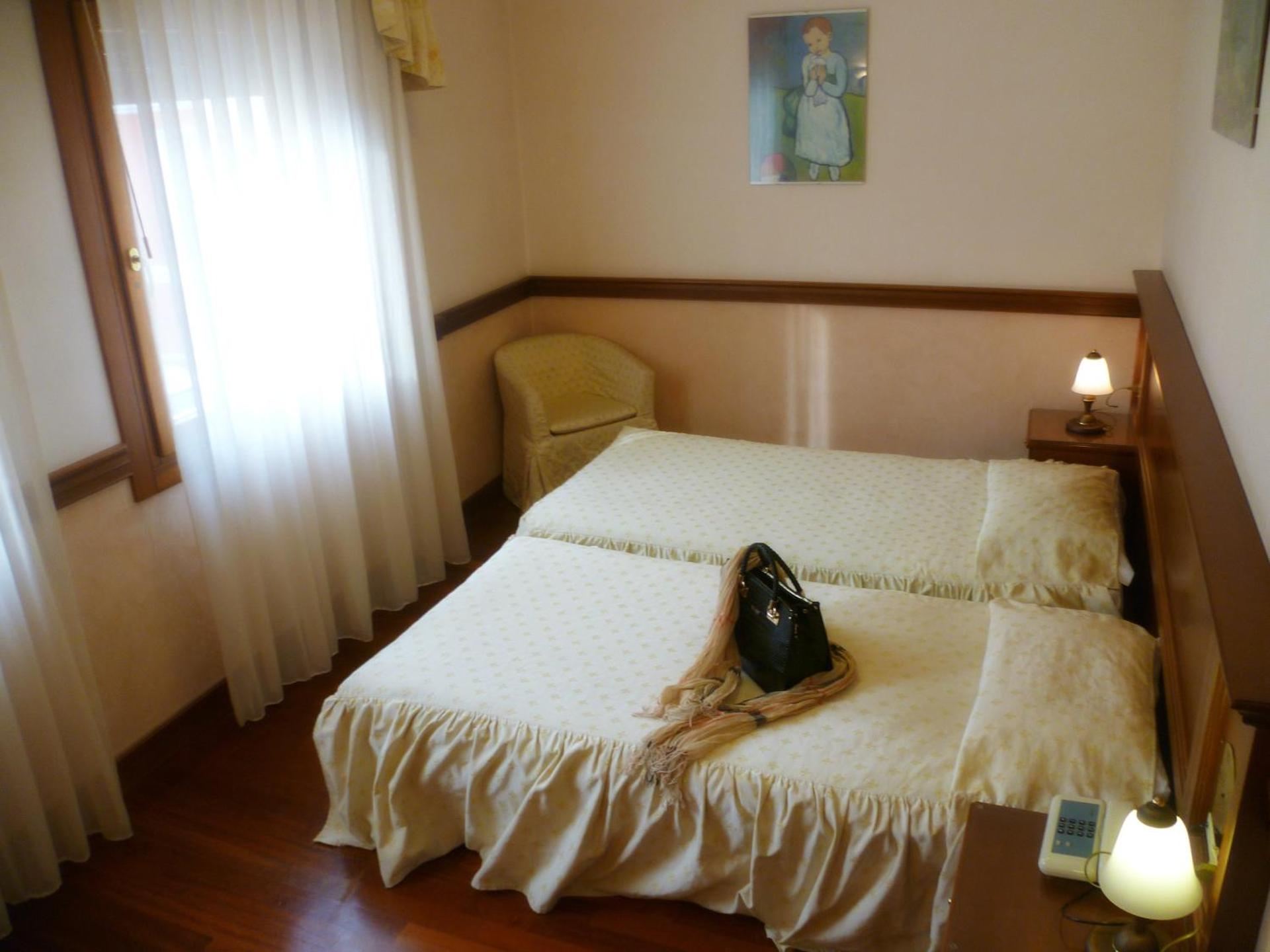 Hotel Minerva - Photo 52