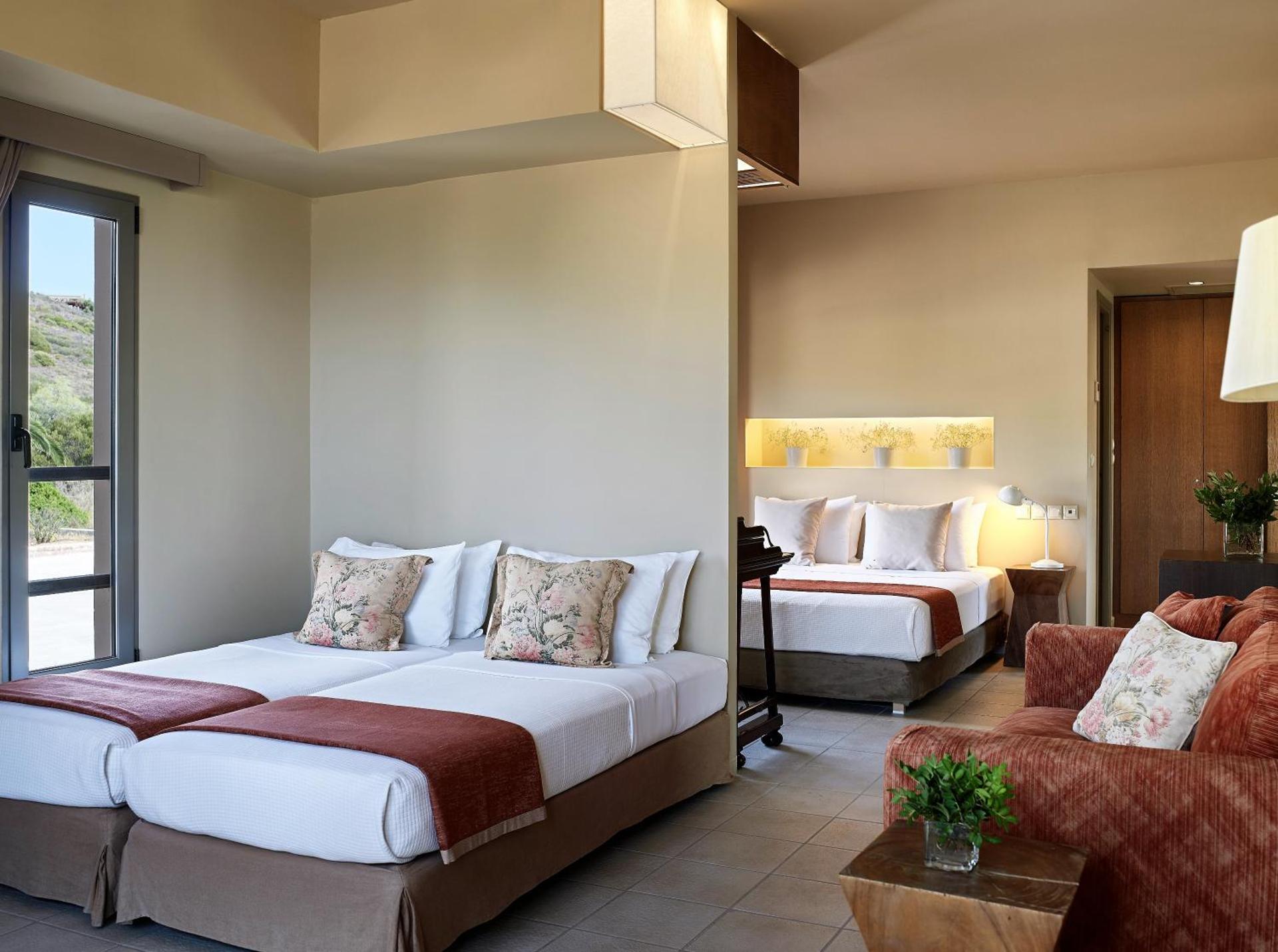Deluxe Family Room