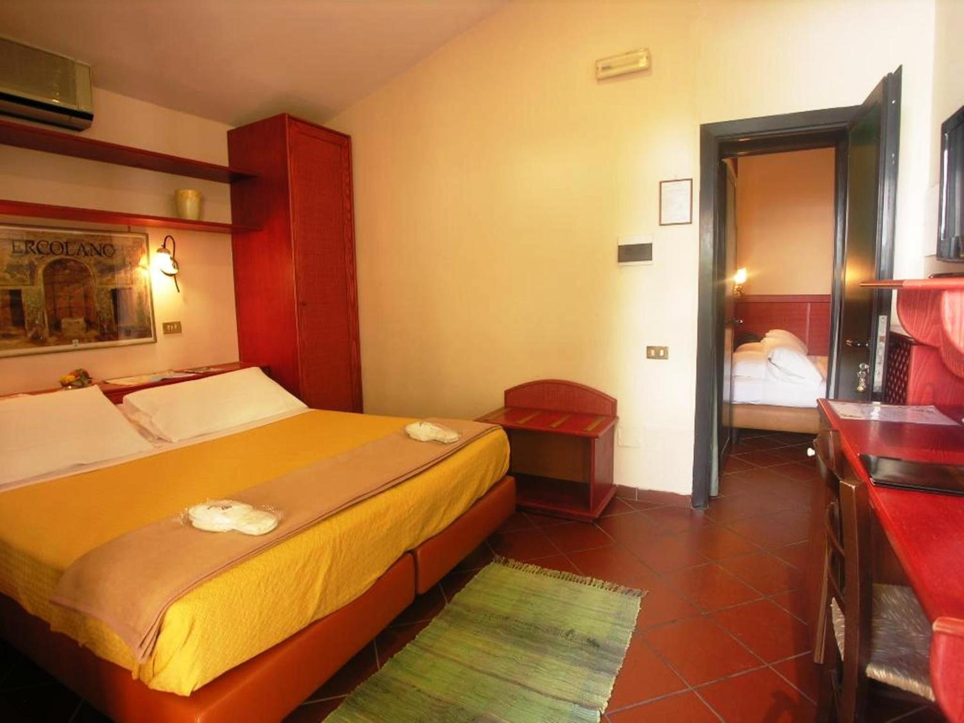 Hotel Toledo - Photo 29