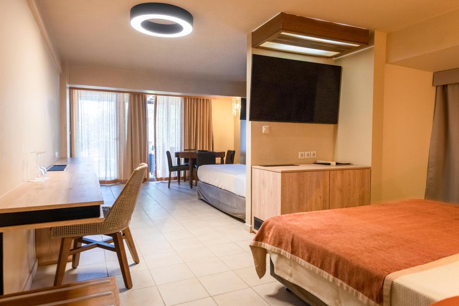Aegeon Beach Hotel - Photo 41