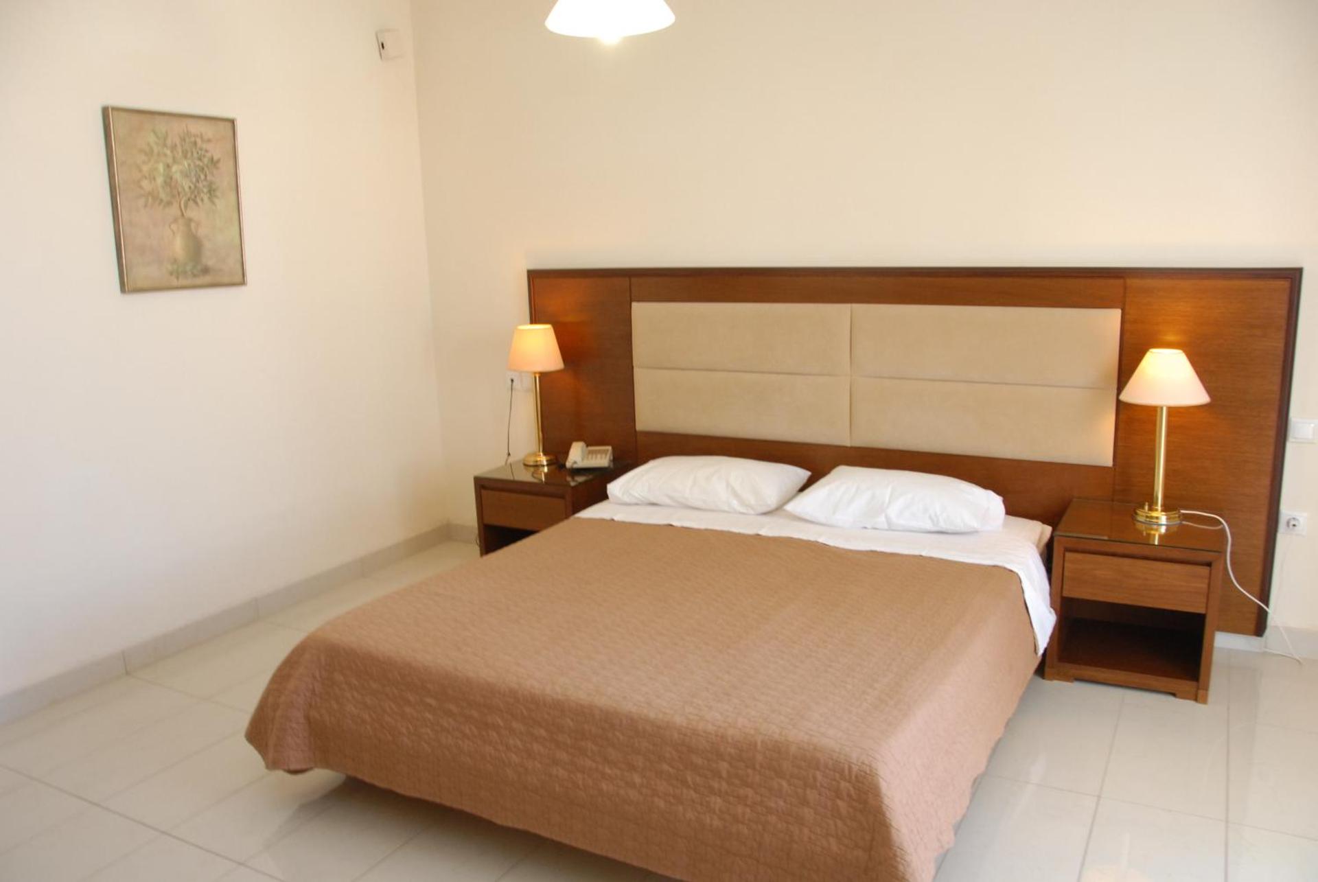 Paleos Hotel Apartments - Photo 14