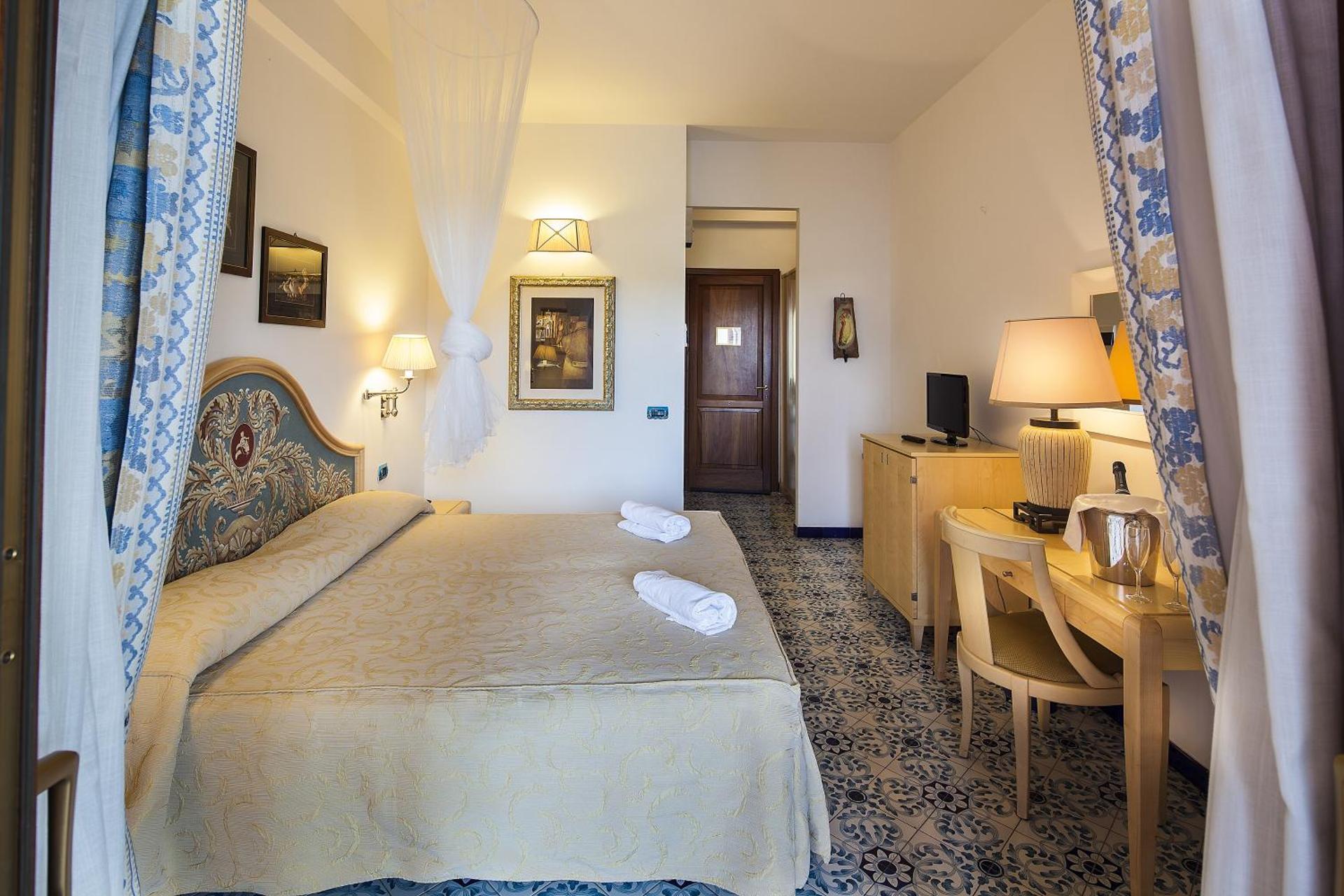 Hotel Eros - Photo 10