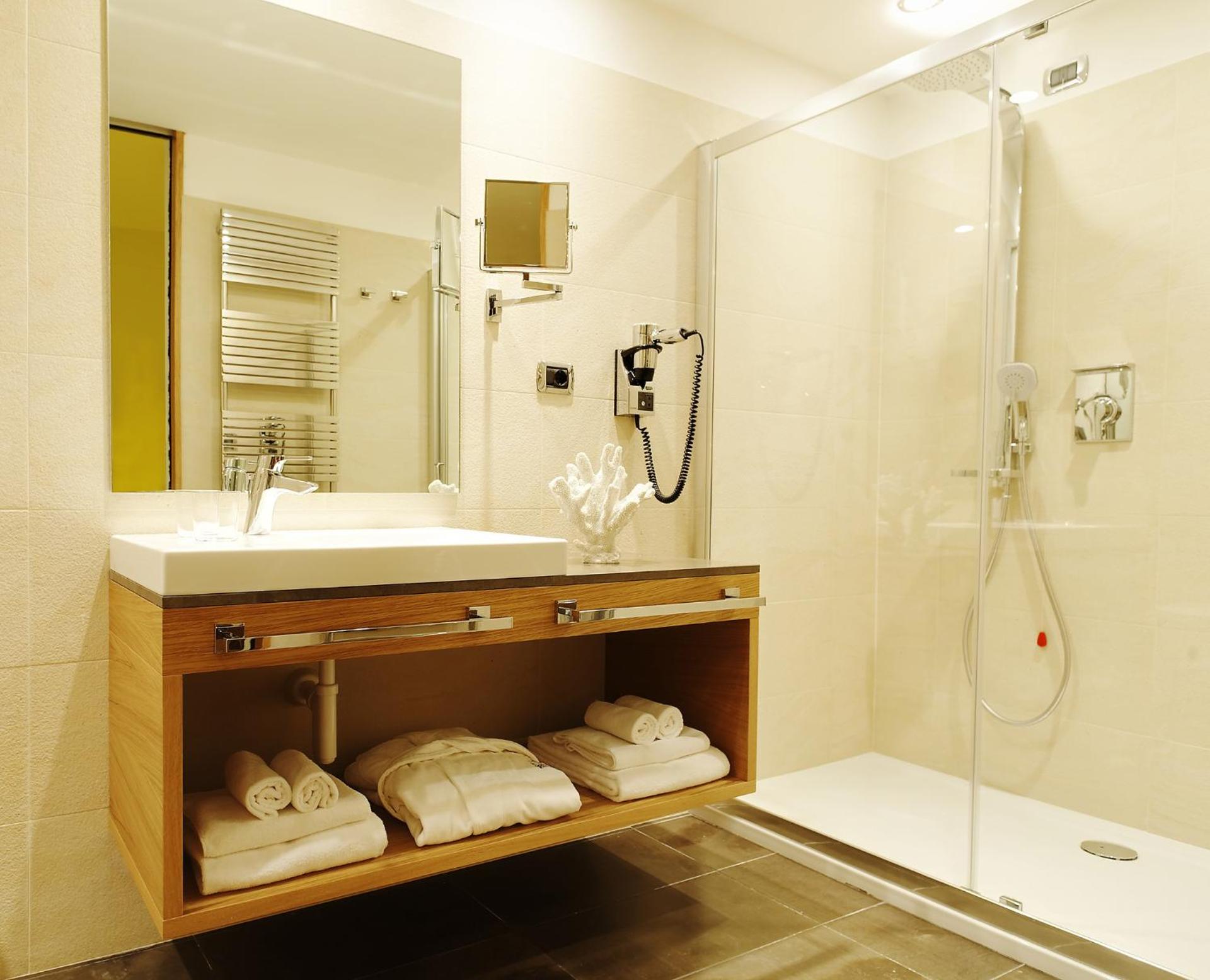 Hotel Cristallo - Photo 42