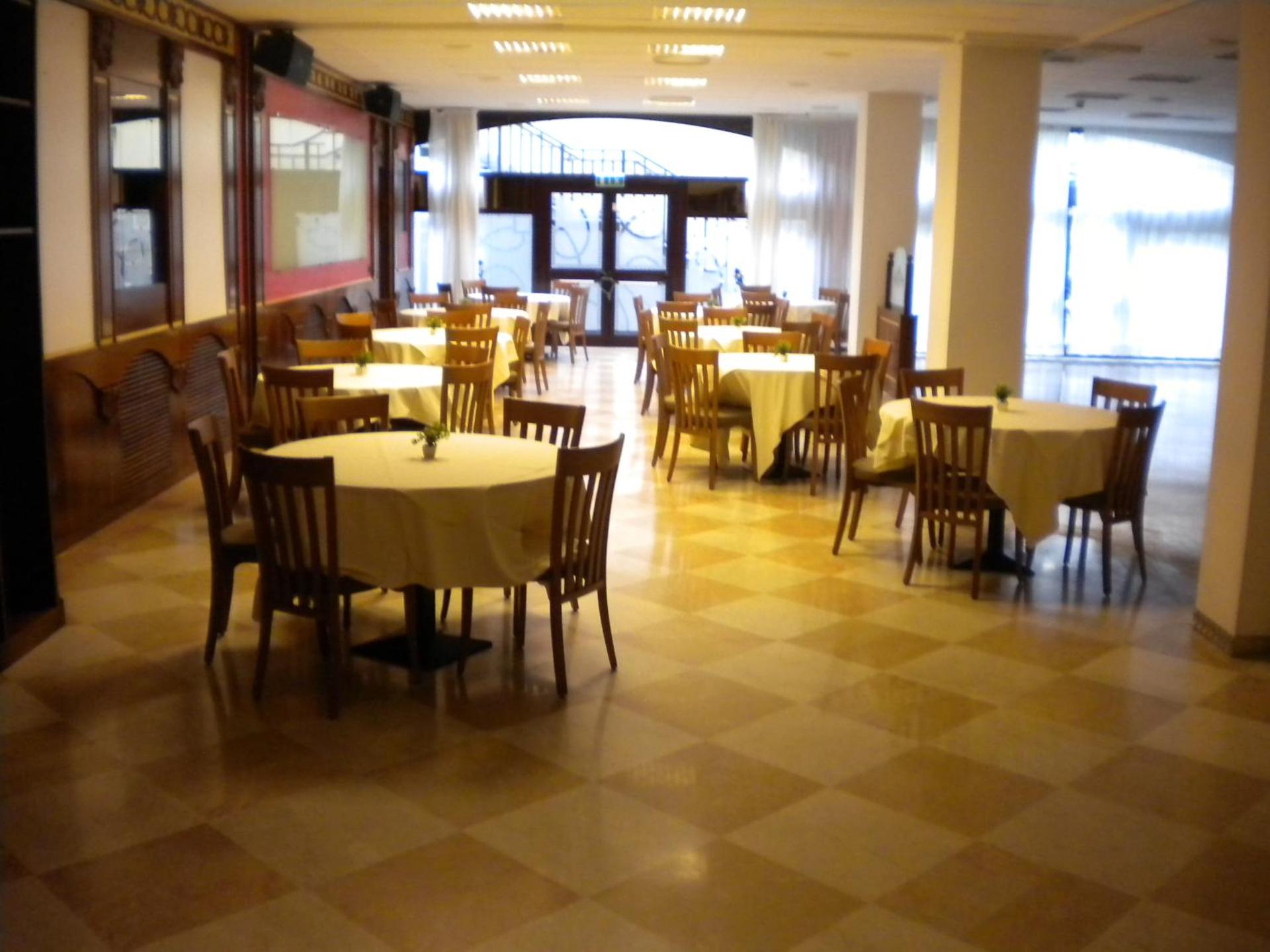Continental Hotel - Photo 8