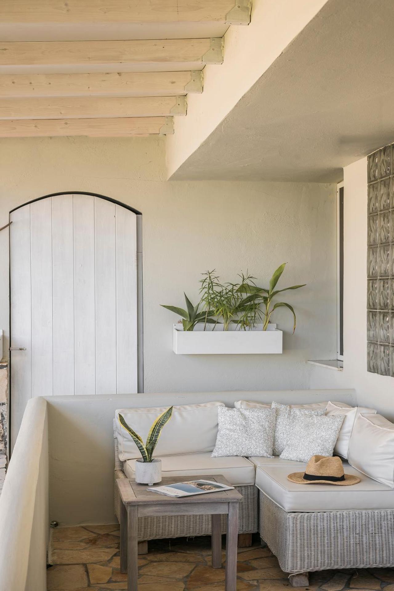 Agnanti Suites - Photo 26