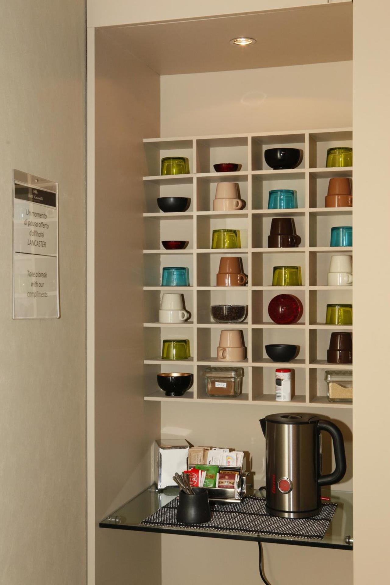 Hotel Lancaster - Photo 2