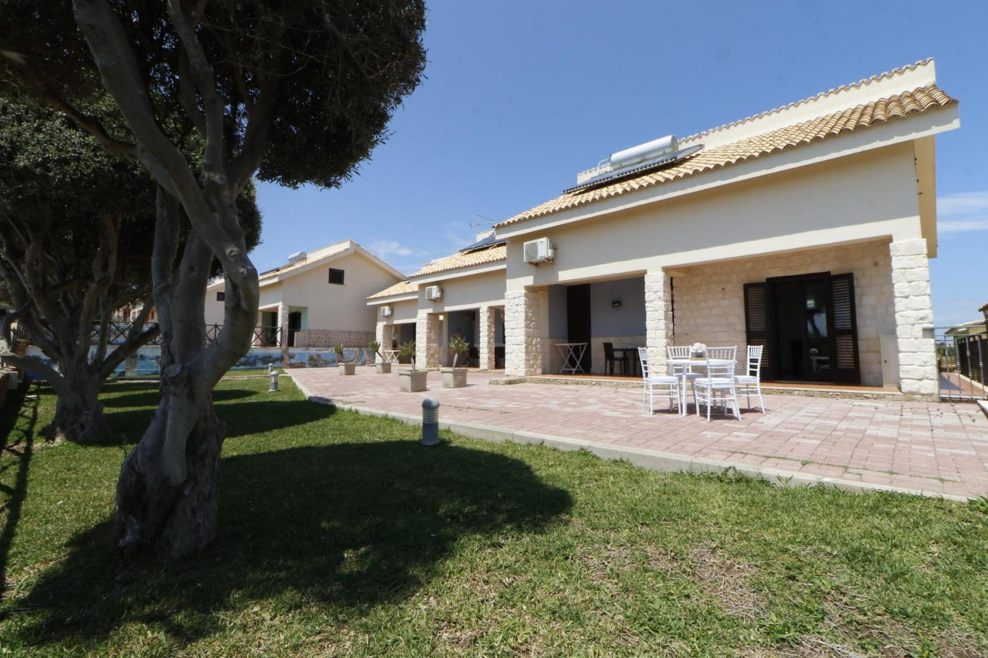 Hotel Capo Campolato - Photo 18