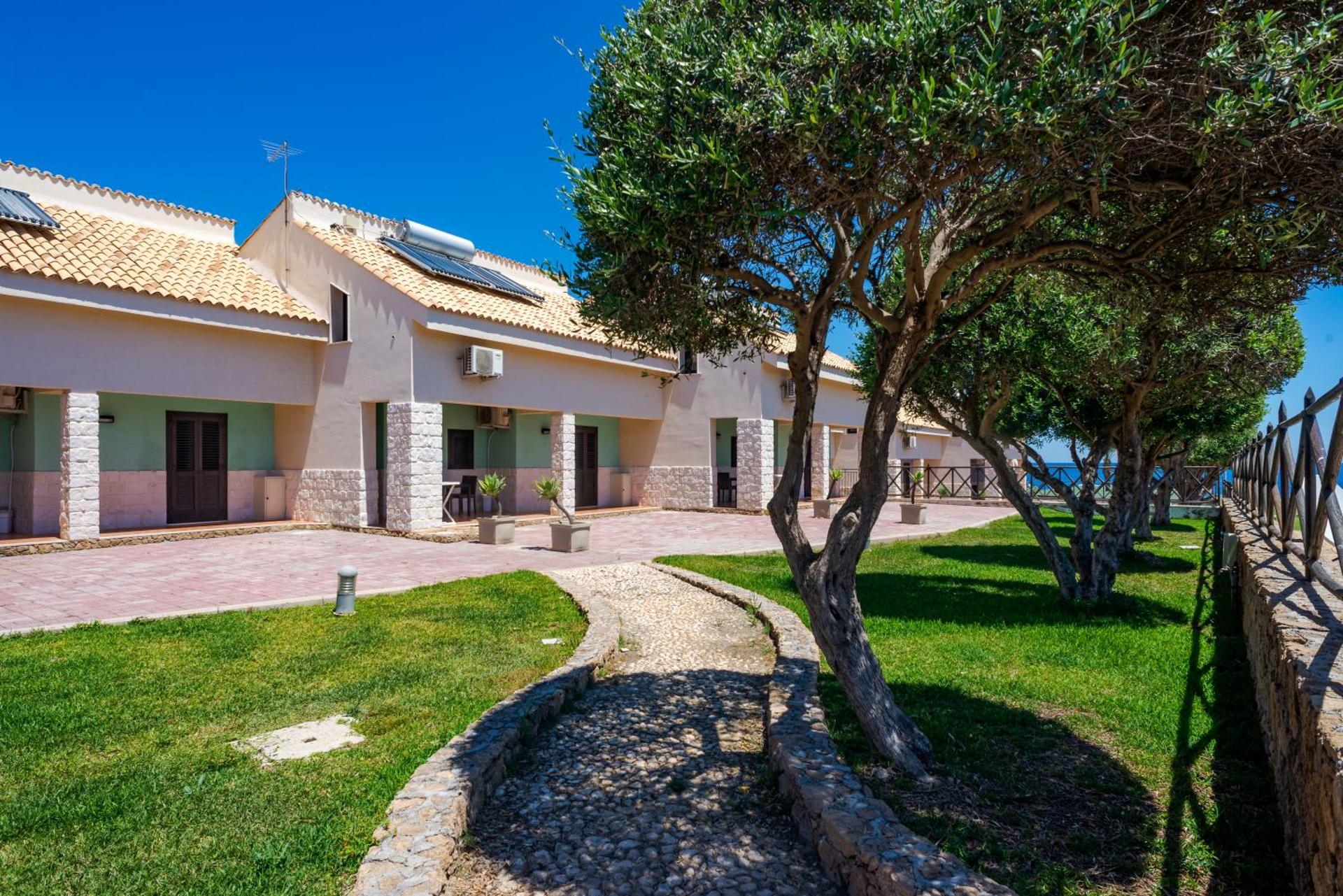 Hotel Capo Campolato - Photo 19