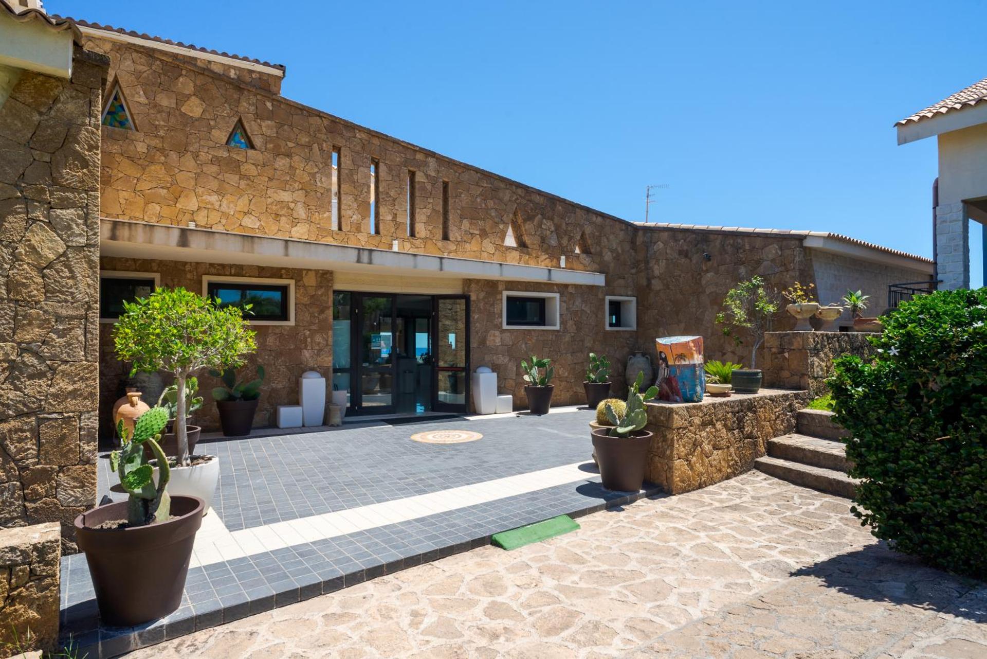 Hotel Capo Campolato - Photo 86