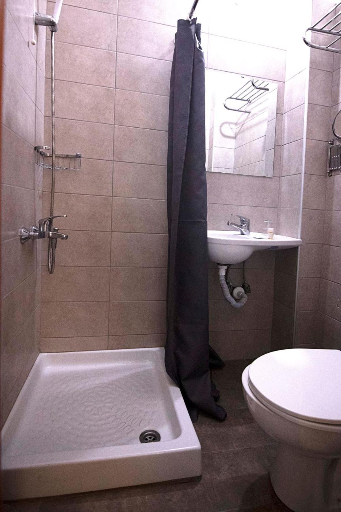 Galaxy Hotel - Photo 23