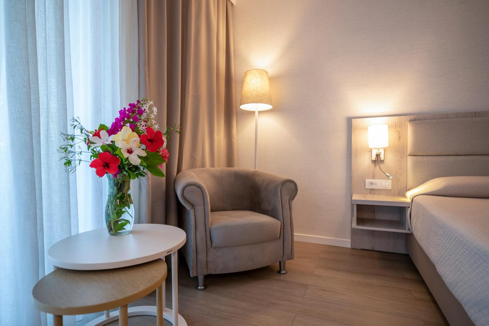 Atlantis Hotel - Photo 77