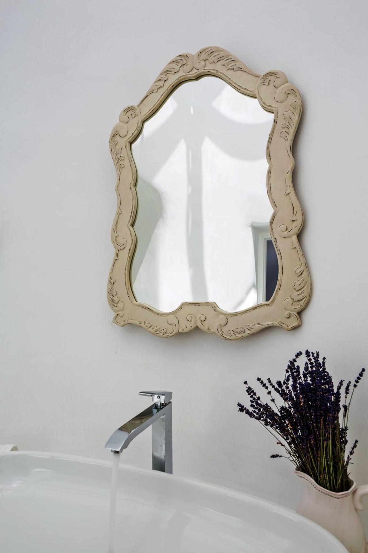 Superior Room with City View - Photo 4