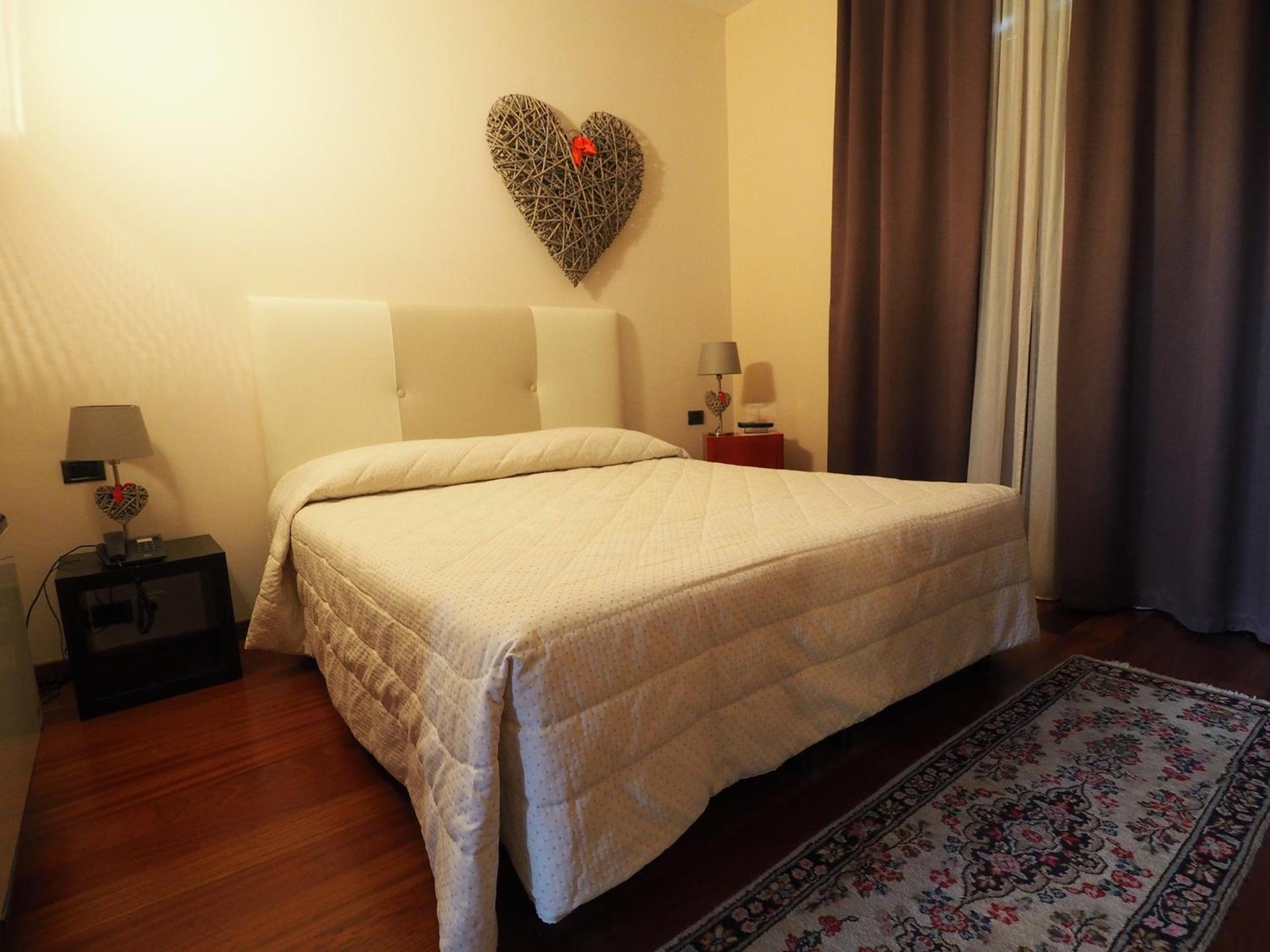 Hotel Lancaster - Photo 14