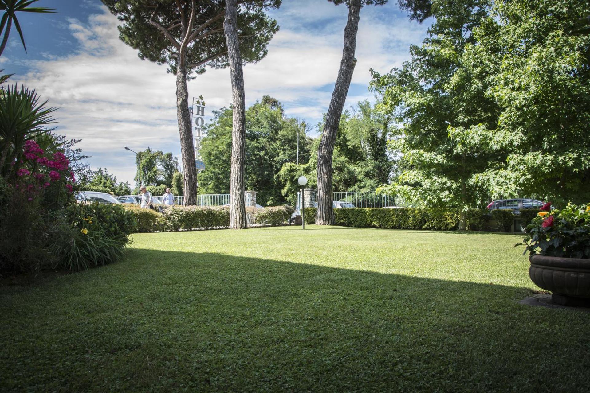Hotel Riviera Blu - Photo 59