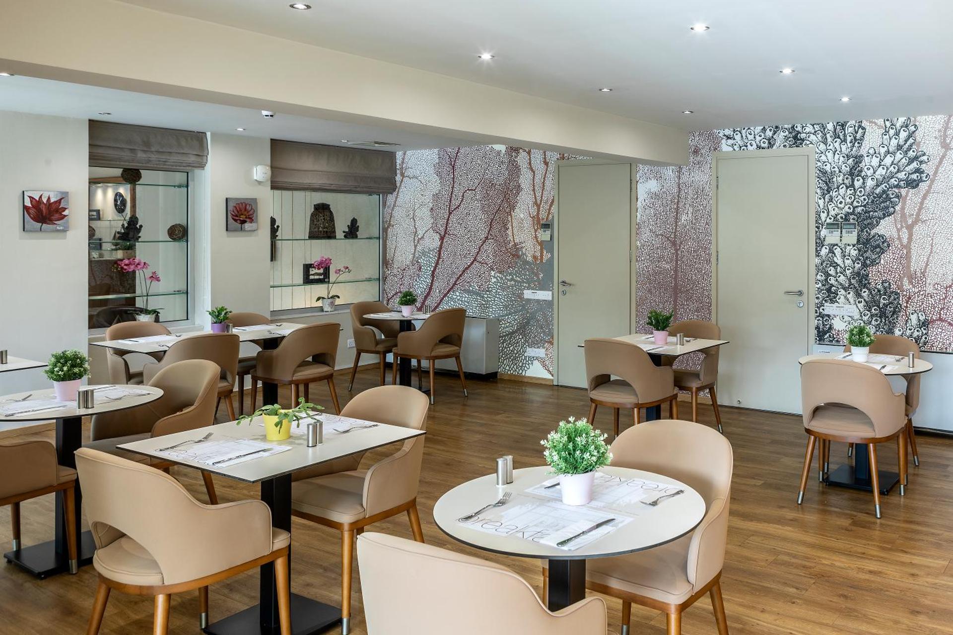 Almond Business Hotel - Photo 27