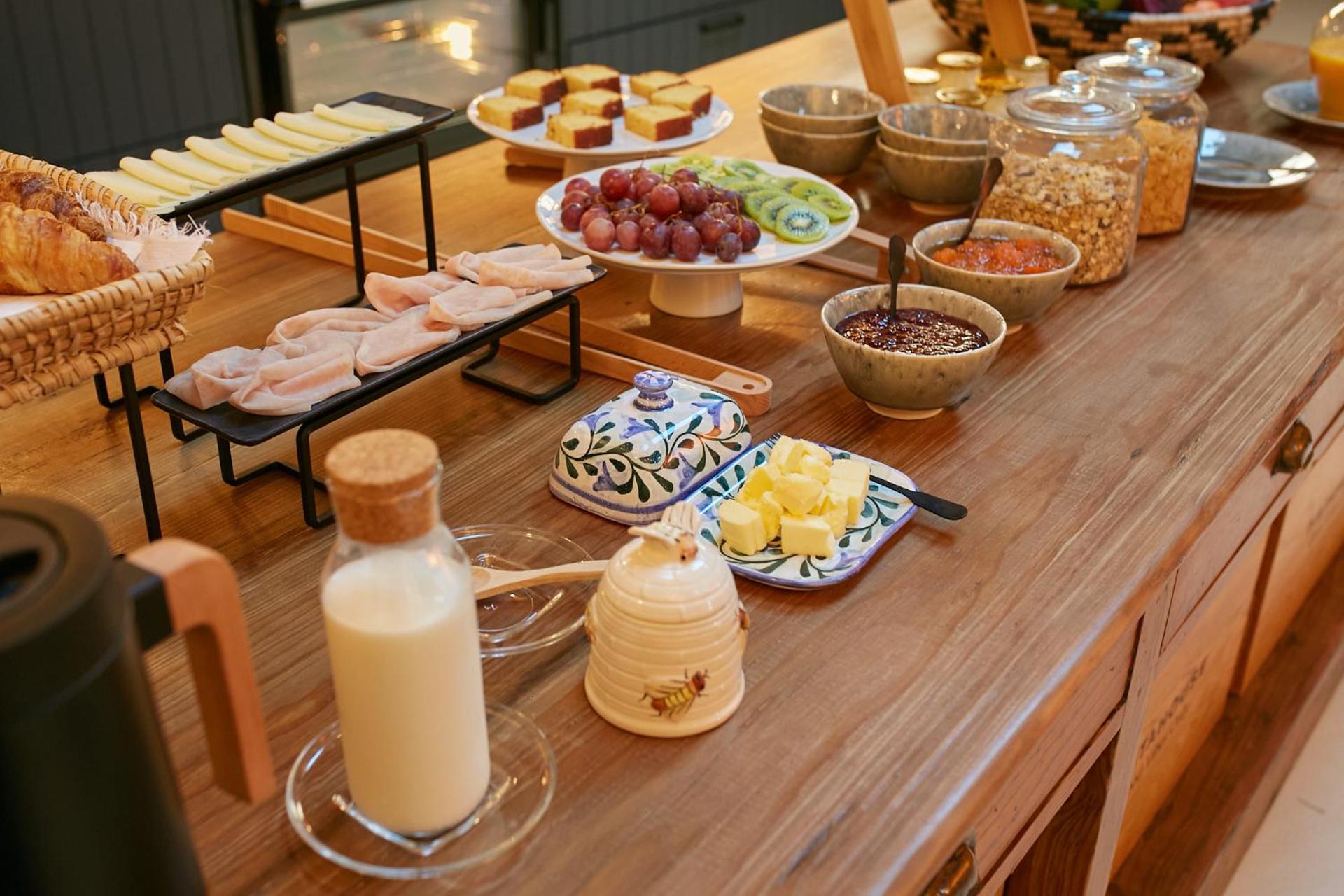 THE PINTA Boutique - Photo 2