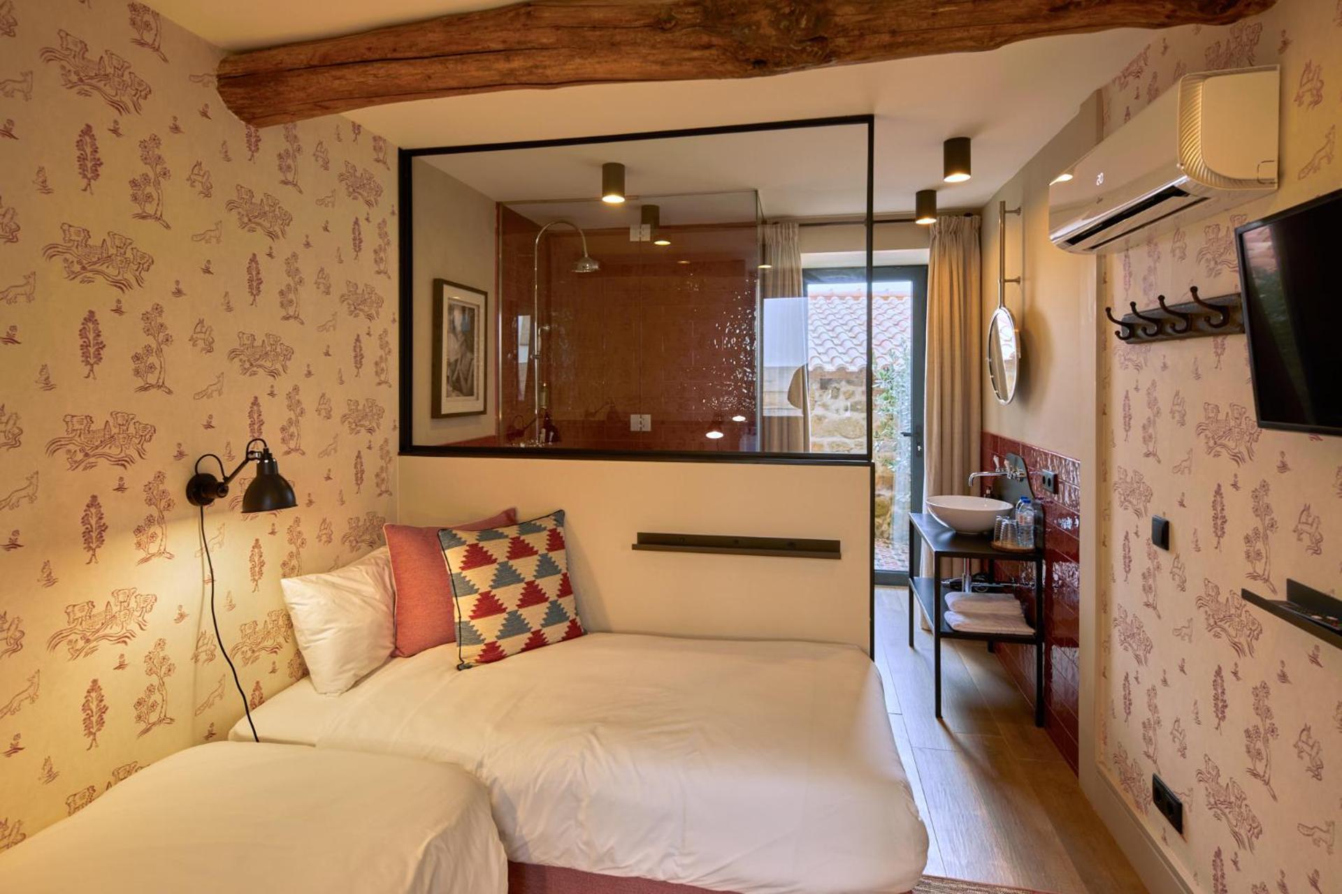 THE PINTA Boutique - Photo 10