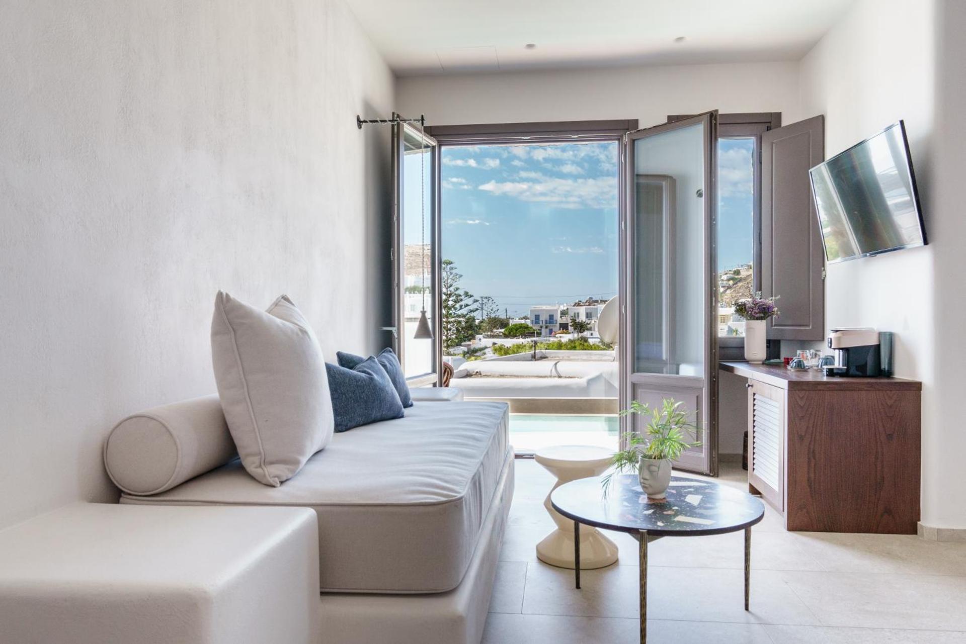 Pelican Bay Hotel - Photo 51