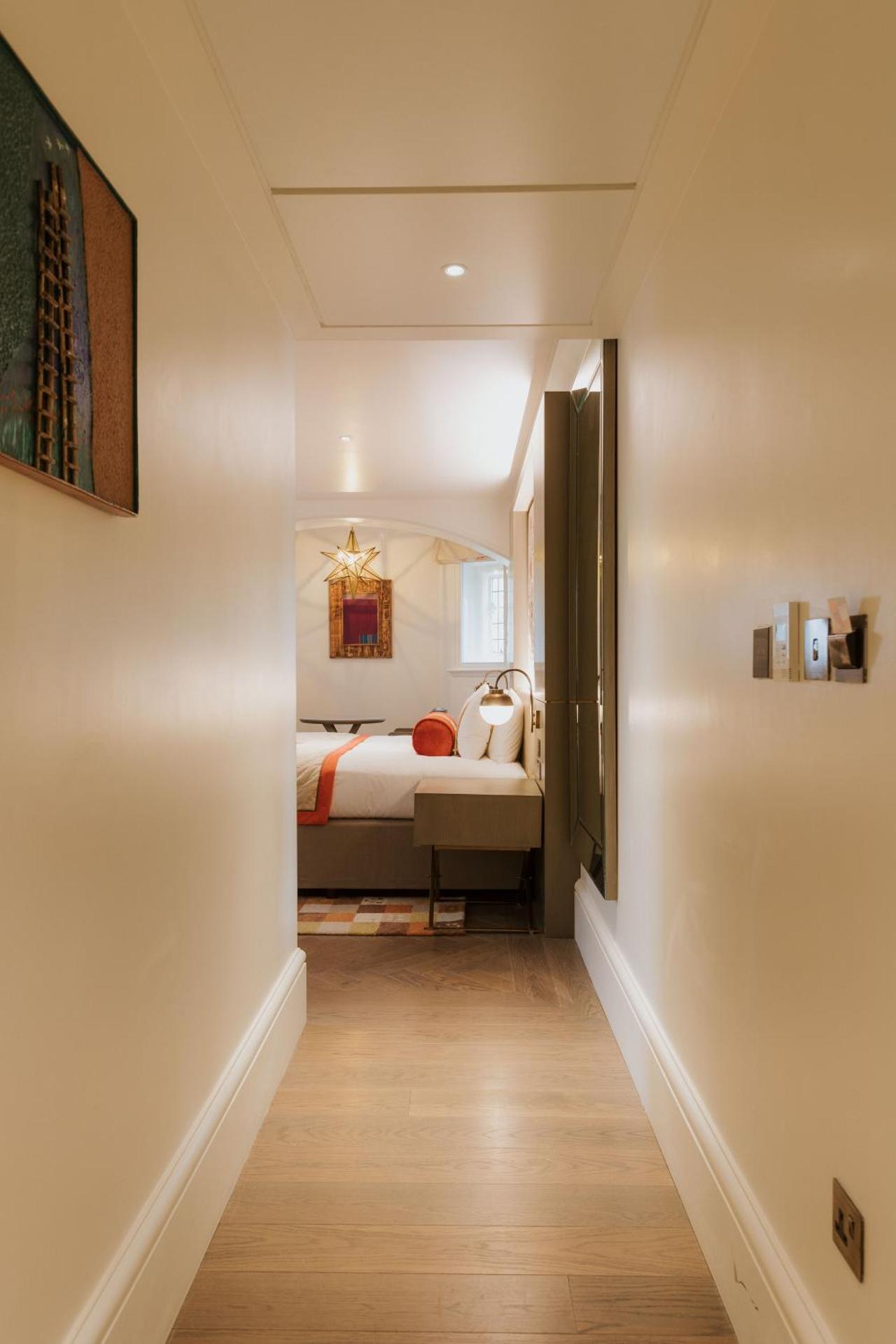 The LaLit London - Photo 31