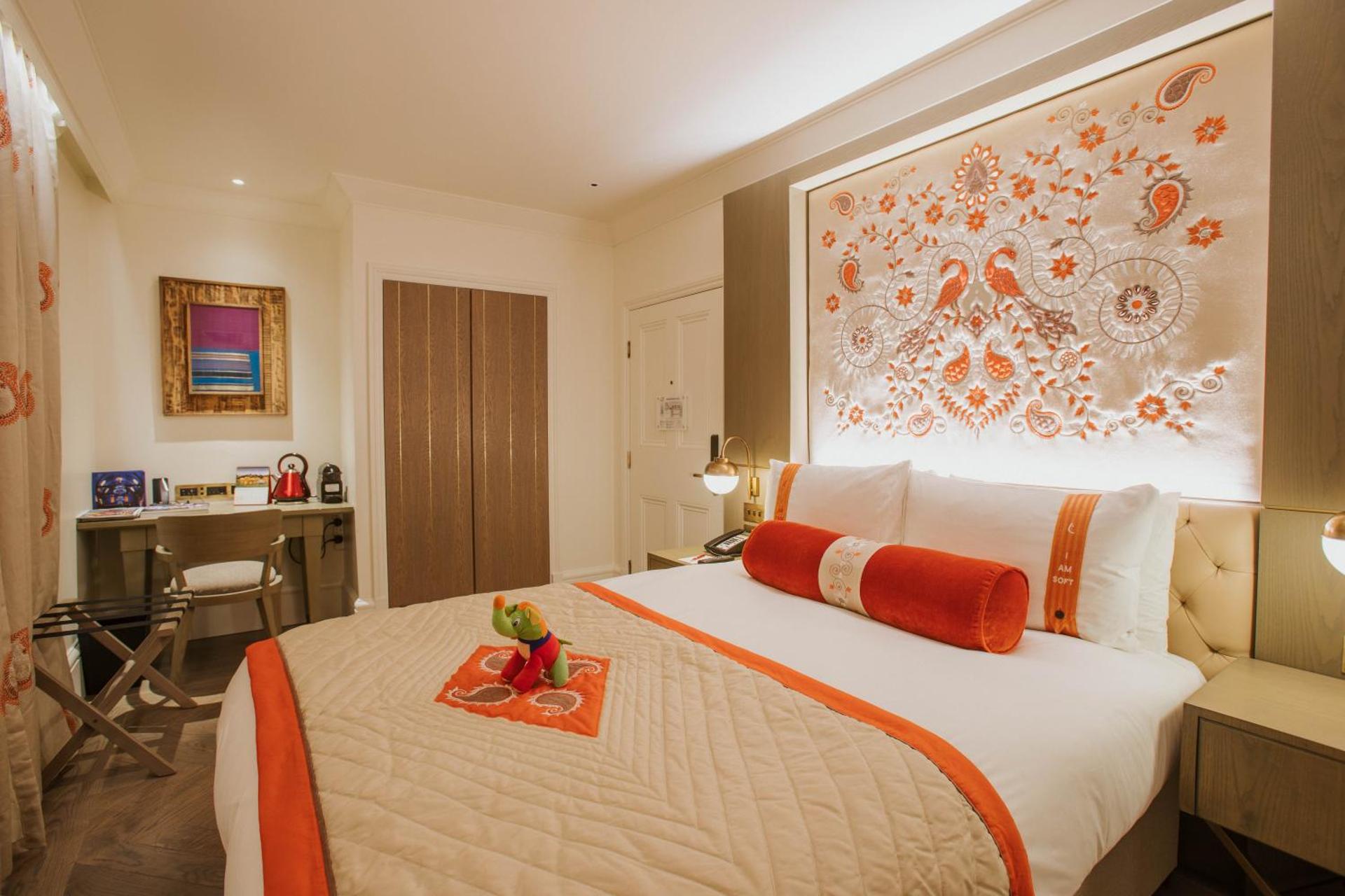 The LaLit London - Photo 18