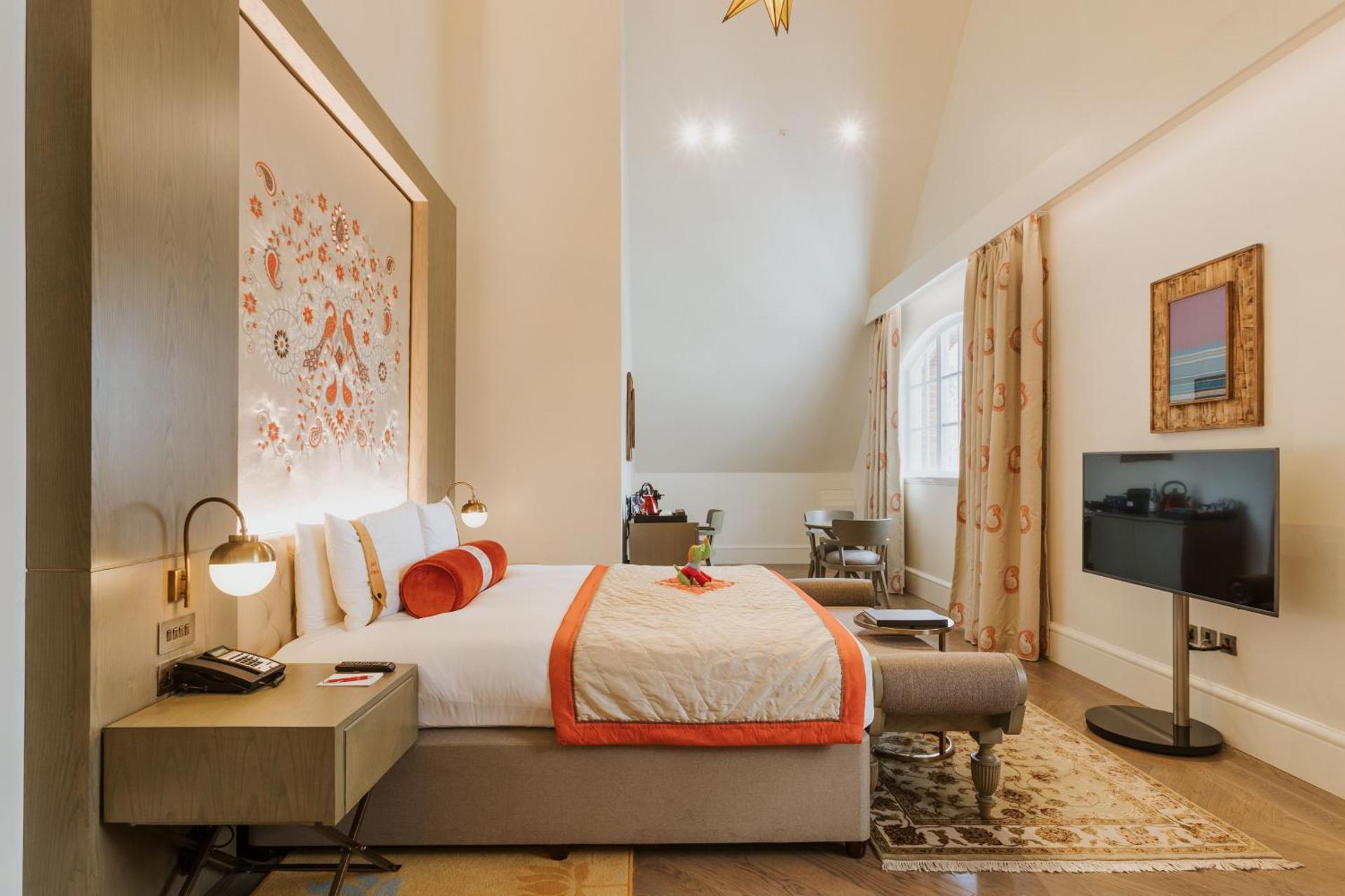The LaLit London - Photo 44