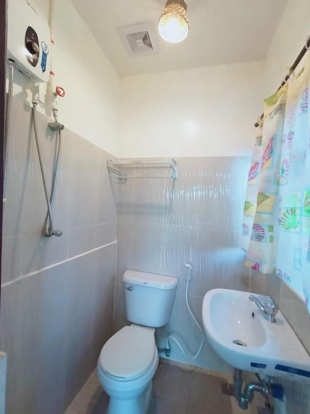 El Gordo's Seaside Adventure Lodge - Photo 23