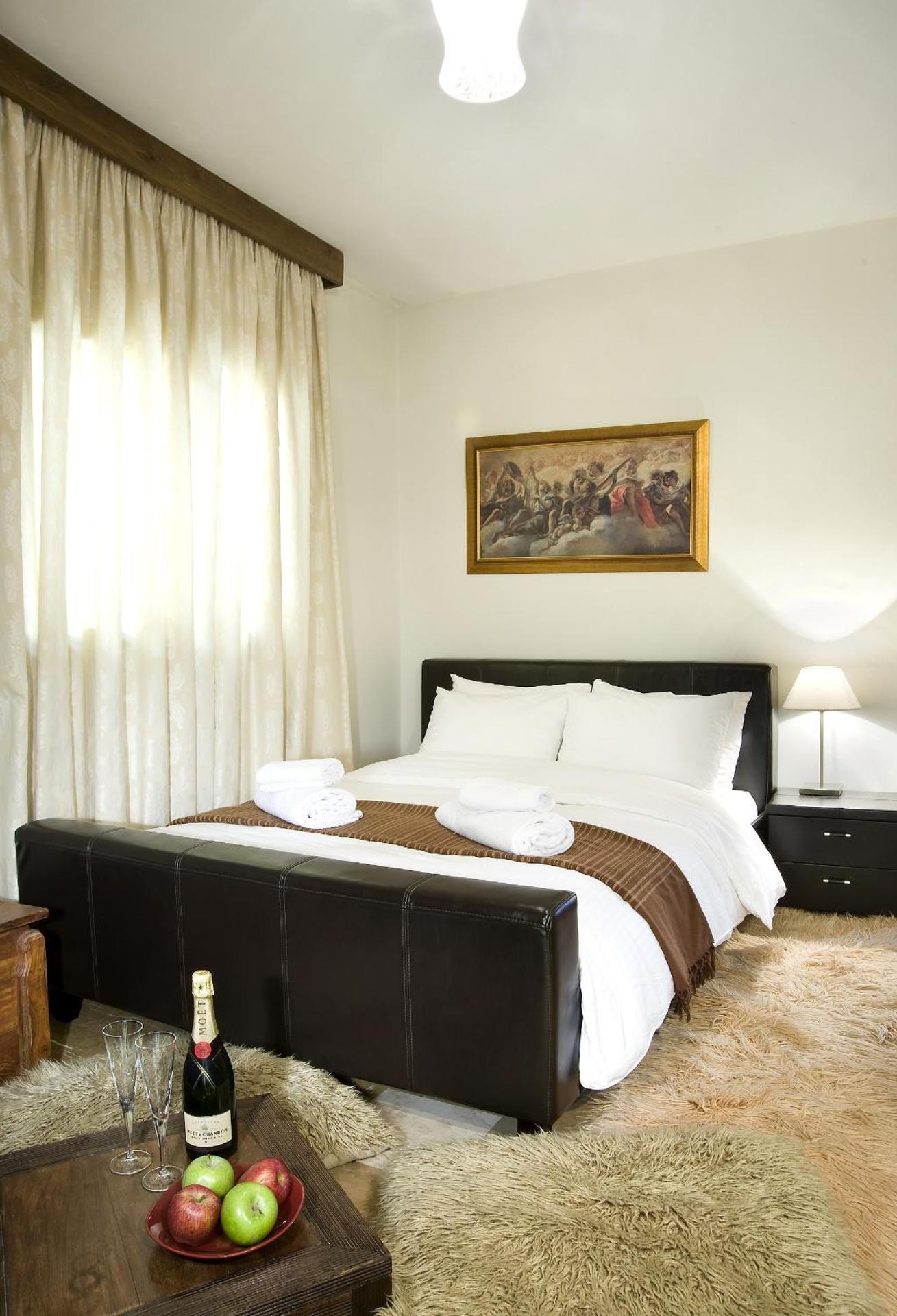 Xenonas Iresioni - Photo 42