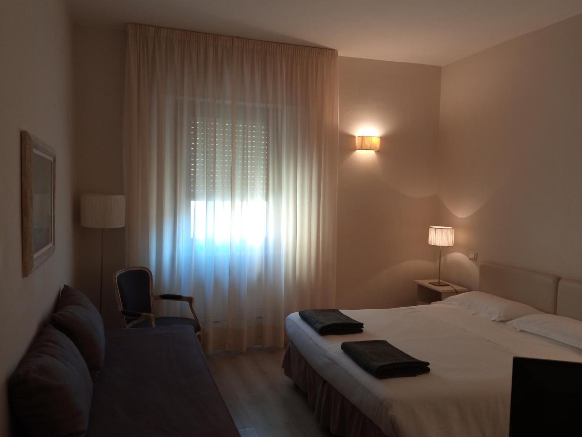 Hotel Touring - Photo 22