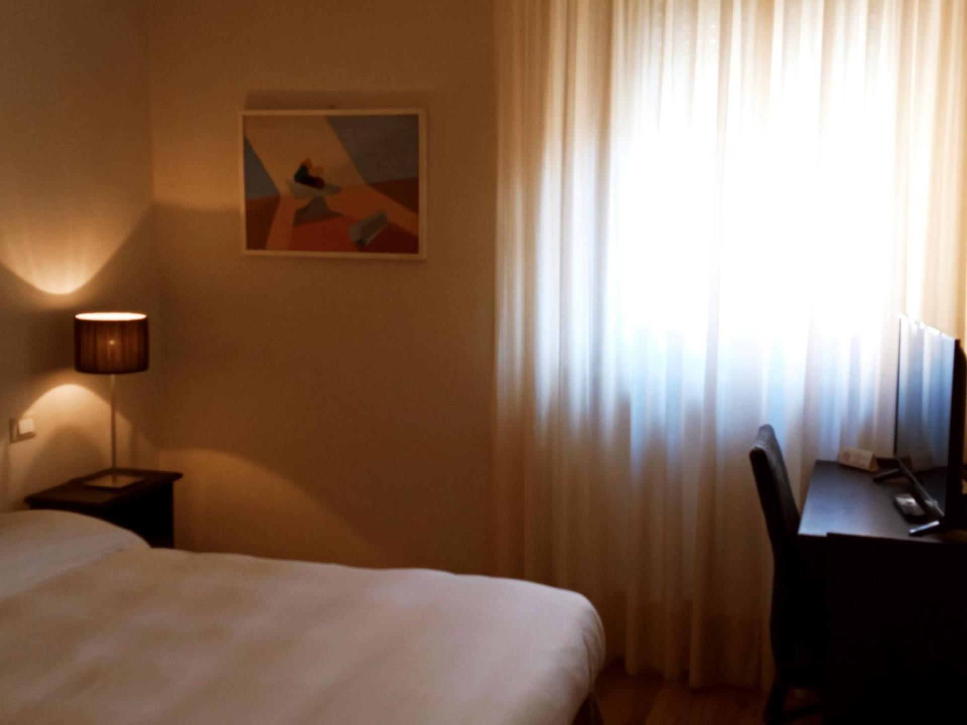 Hotel Touring - Photo 32