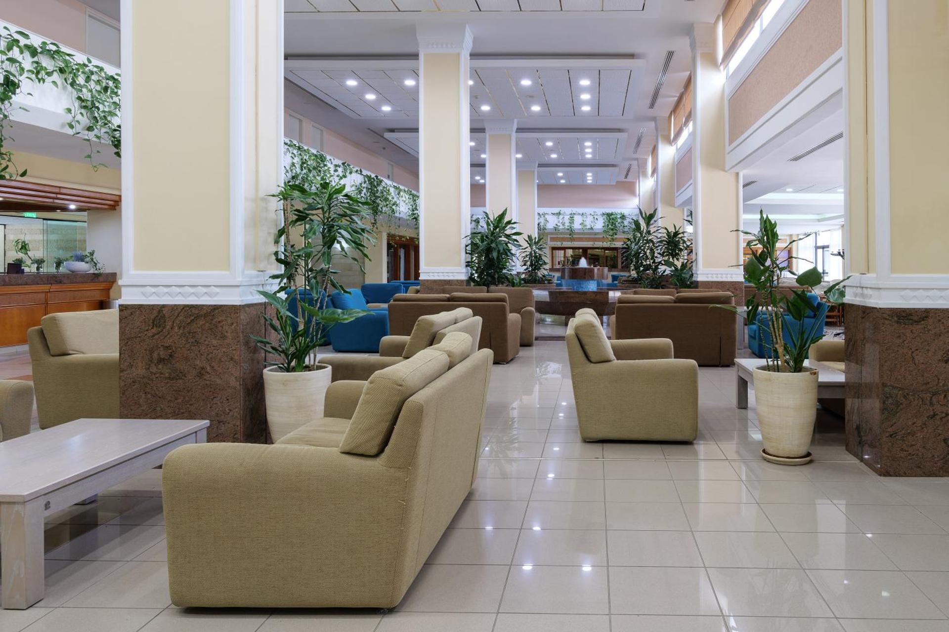 Avanti Hotel - Photo 3