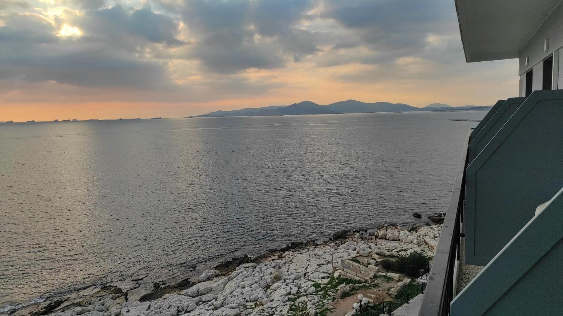 Queens Leriotis Hotel - Photo 22