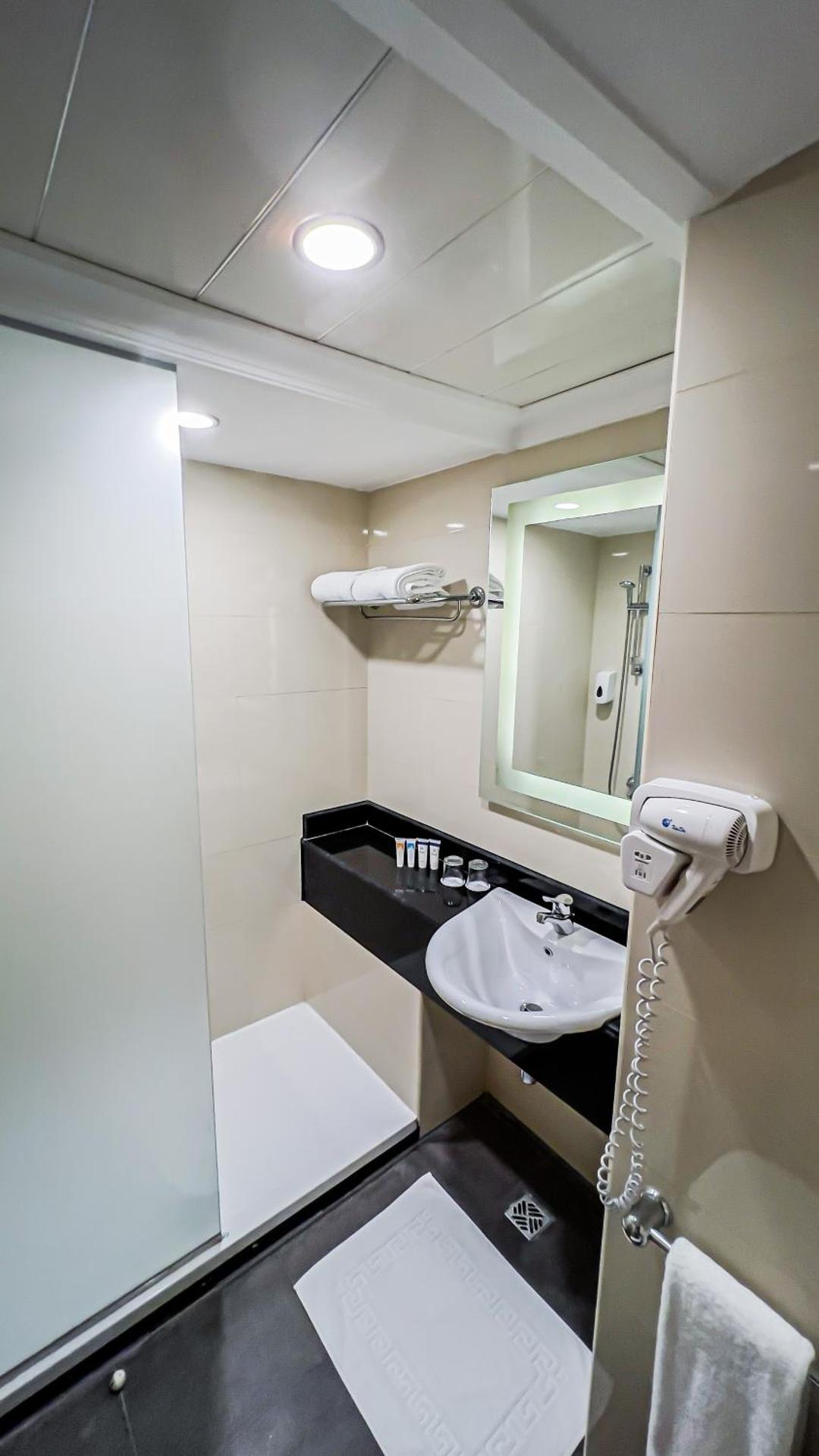 Palm Beach Resort Families and Couples only - Photo 34