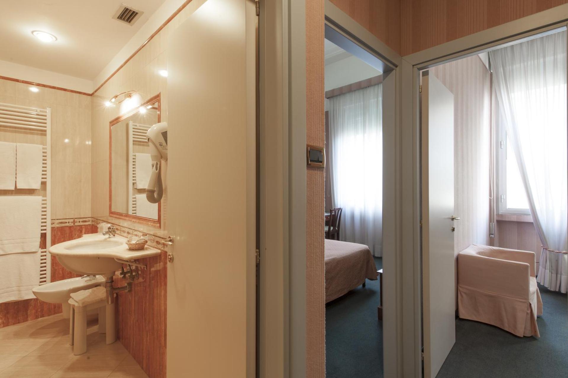 Hotel Esplanade - Photo 48
