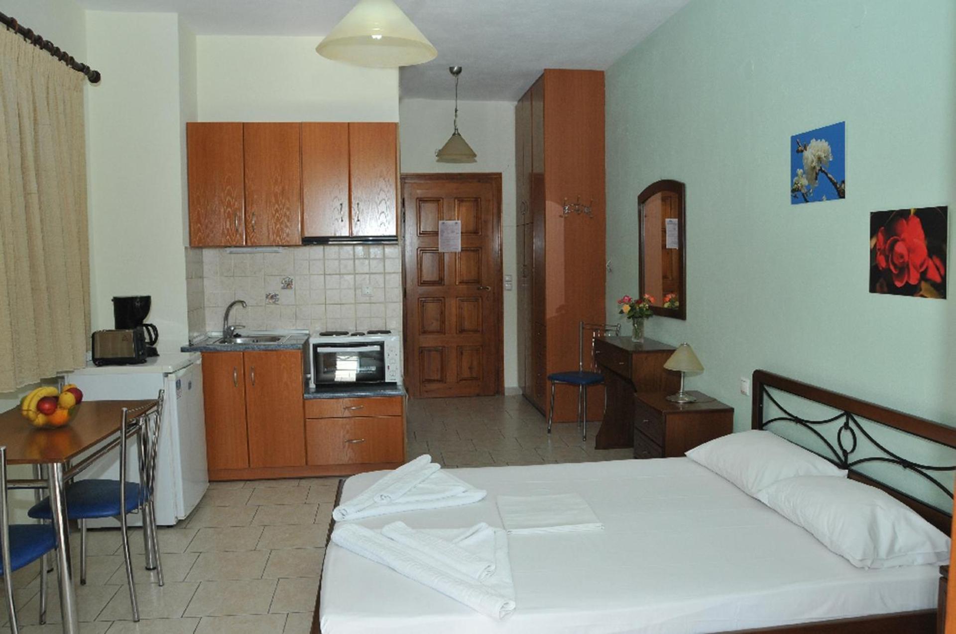 Studio with Sea View (2 Adults)