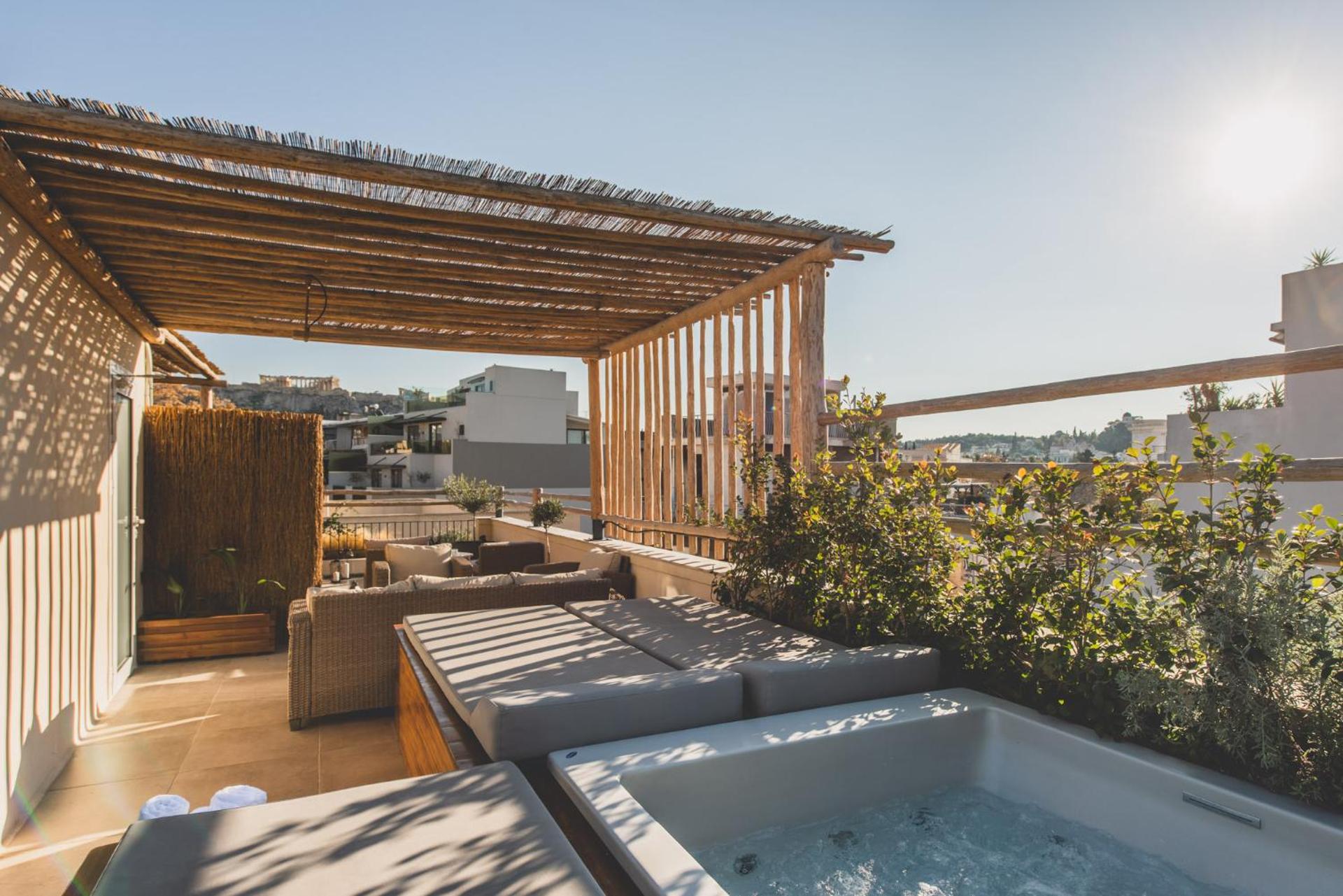 Luxury Apartment with Acropolis view Terrace and Jacuzzi in the Heart of Athens - Living Stone Azurite - Photo 9