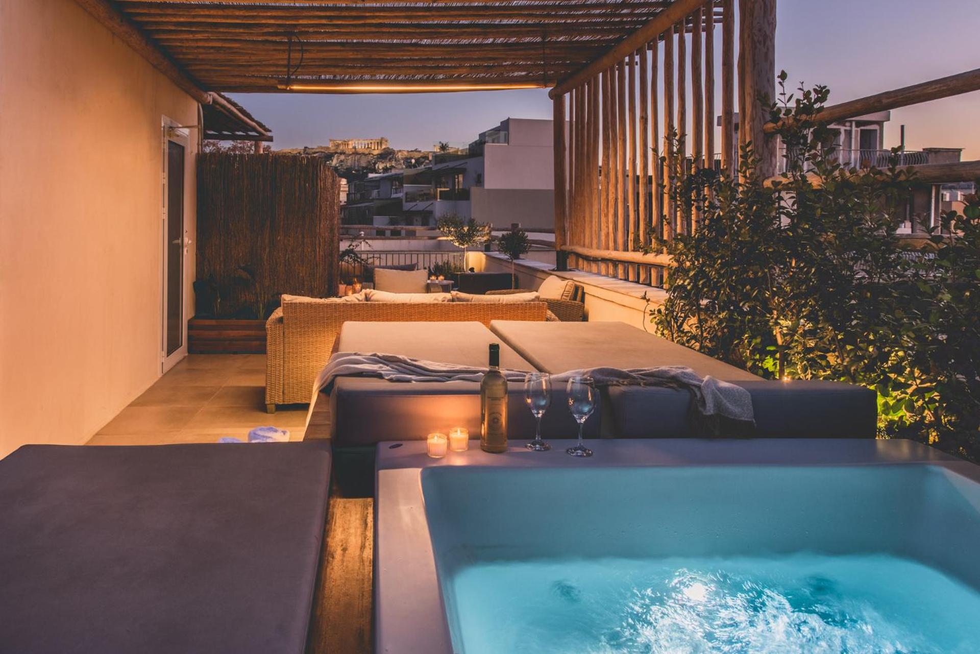 Luxury Apartment with Acropolis view Terrace and Jacuzzi in the Heart of Athens - Living Stone Azurite - Photo 25