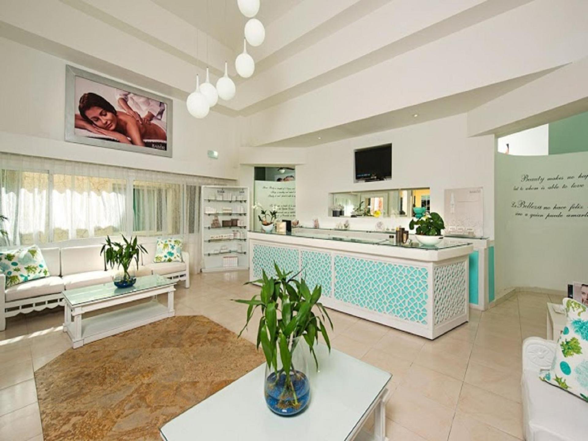 Ocean Blue & Sand Beach Resort - All Inclusive - Photo 16