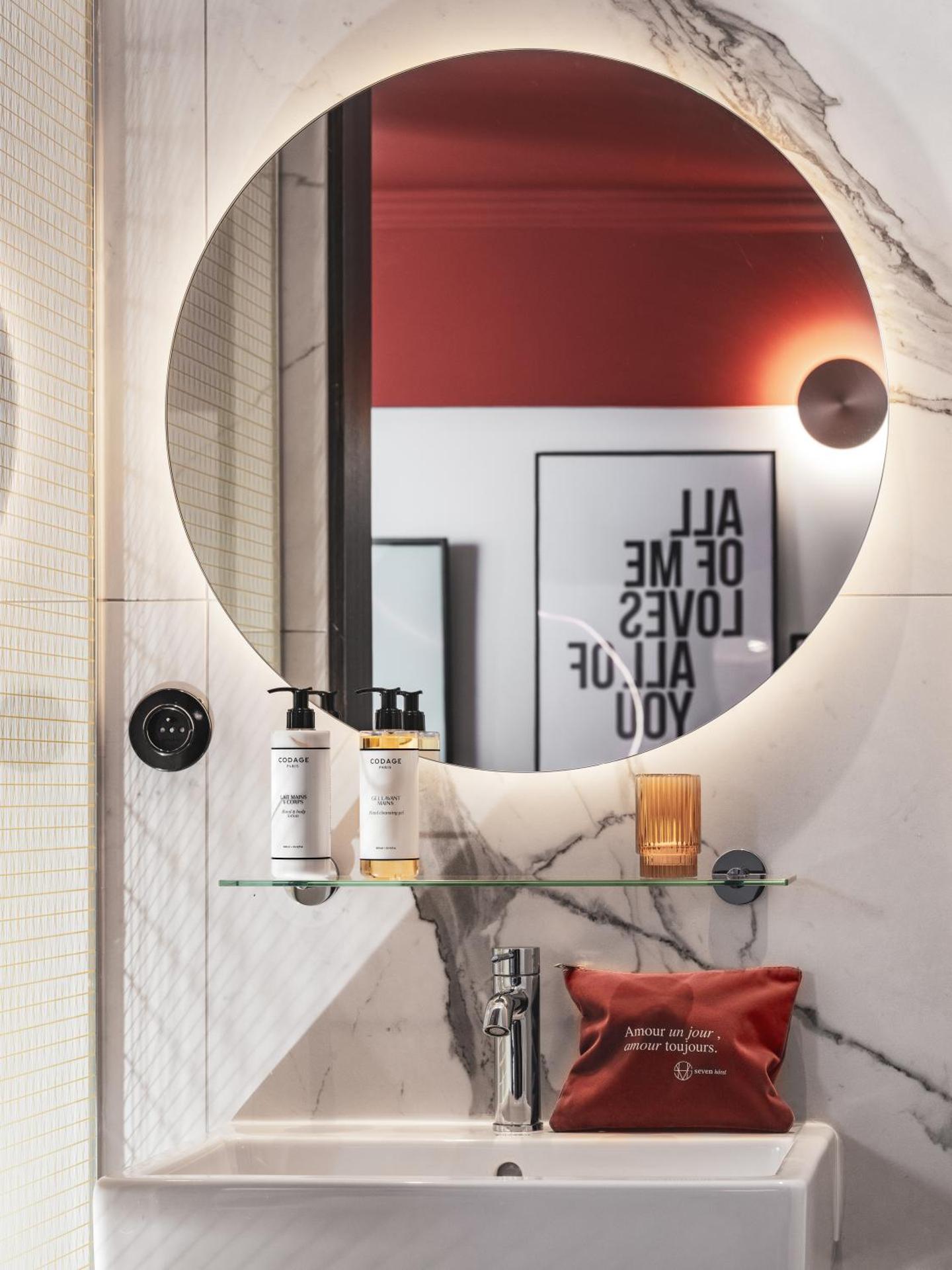 Seven Hotel Paris - Photo 51