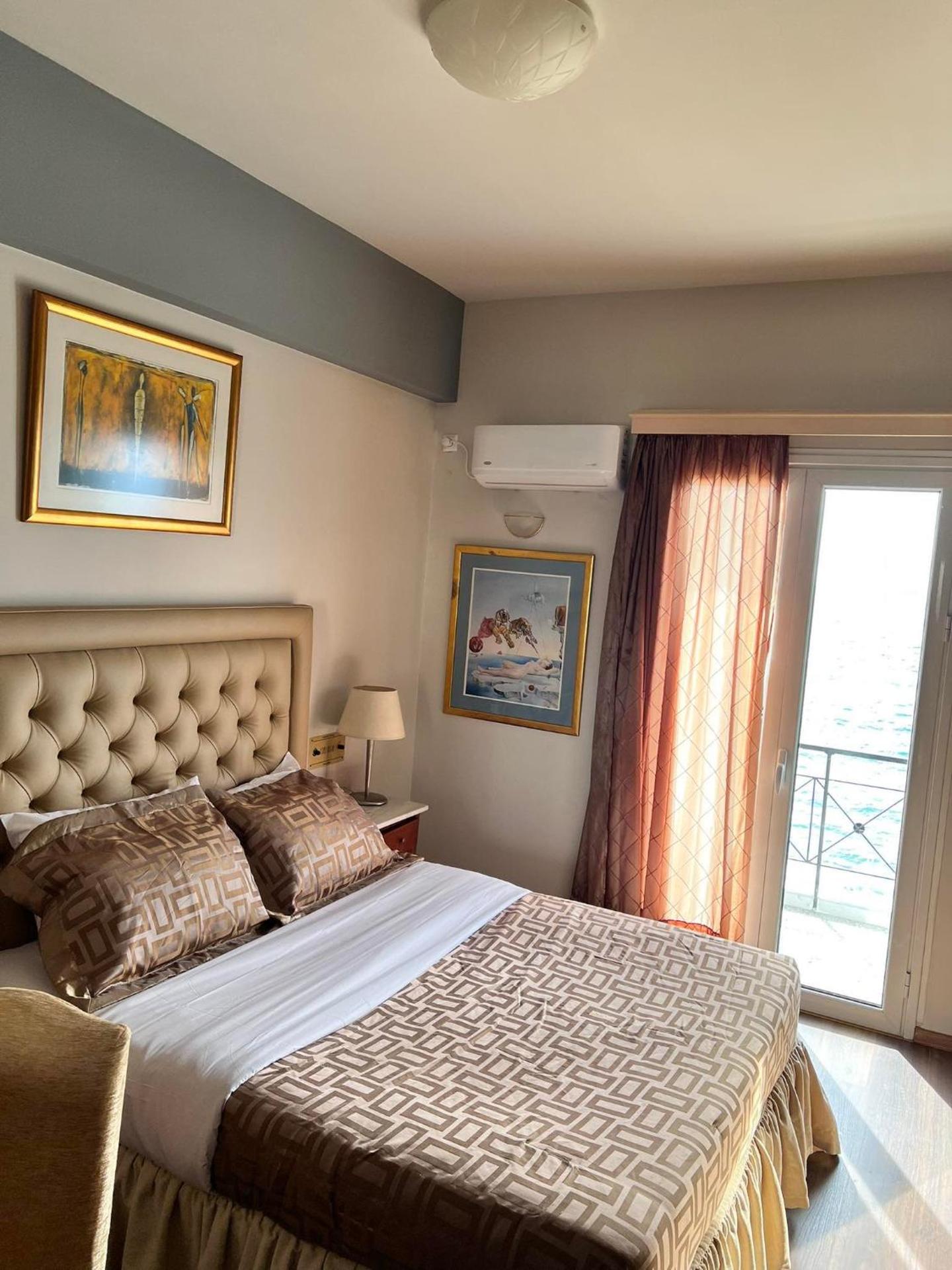 Queens Leriotis Hotel - Photo 40