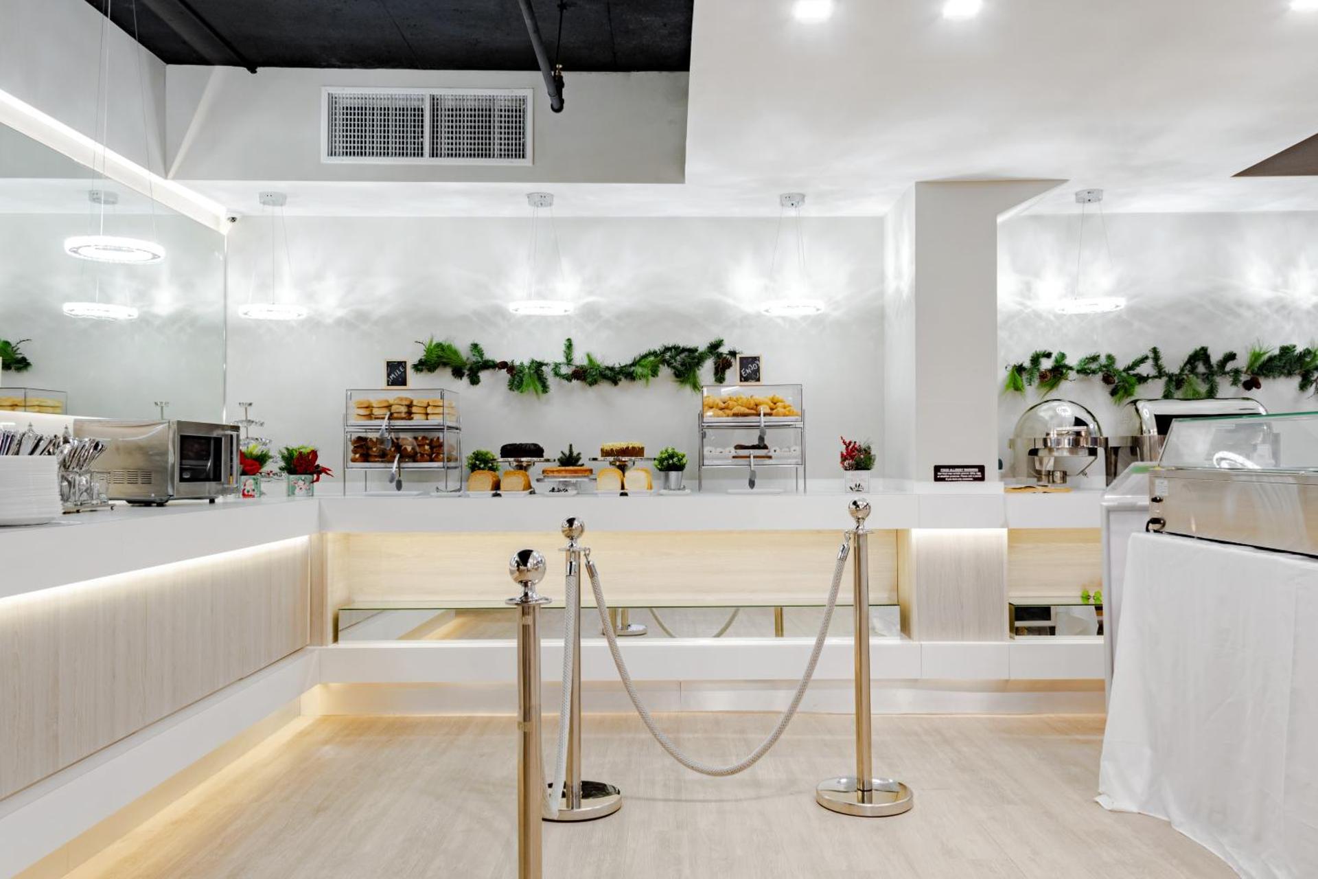 Palazzo Lakeside Hotel - Photo 75