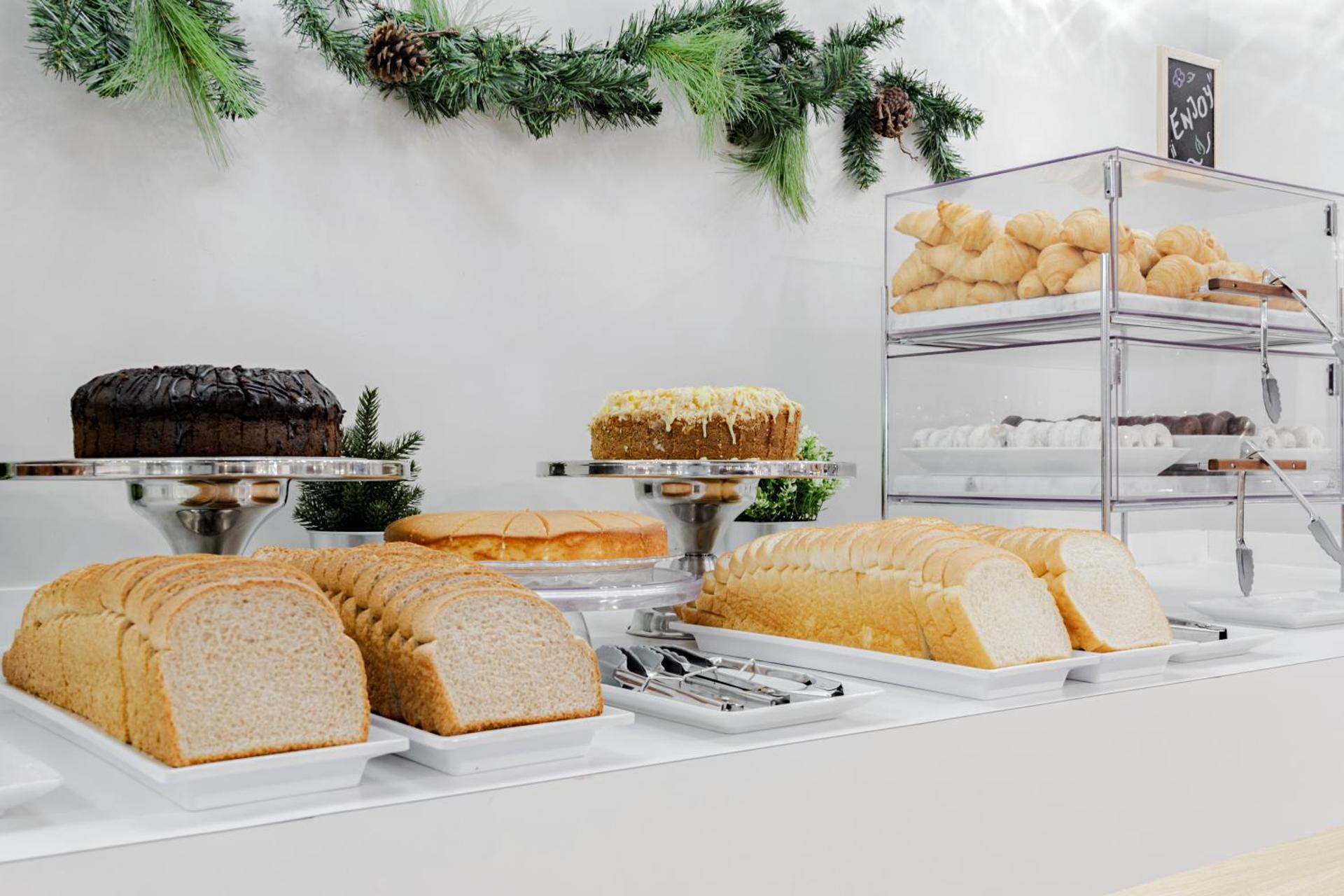 Palazzo Lakeside Hotel - Photo 67