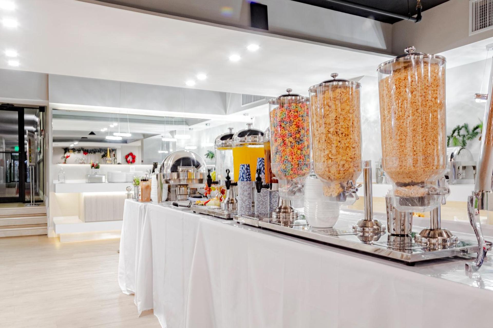 Palazzo Lakeside Hotel - Photo 69