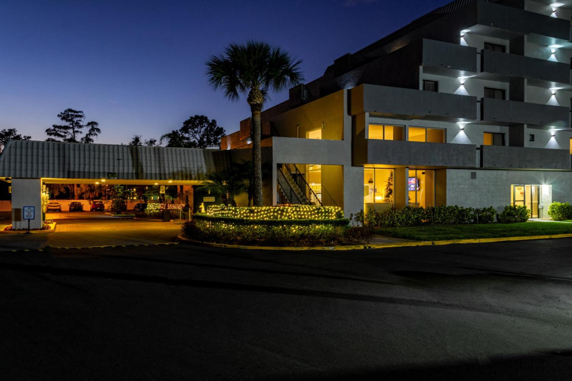 Palazzo Lakeside Hotel - Photo 64