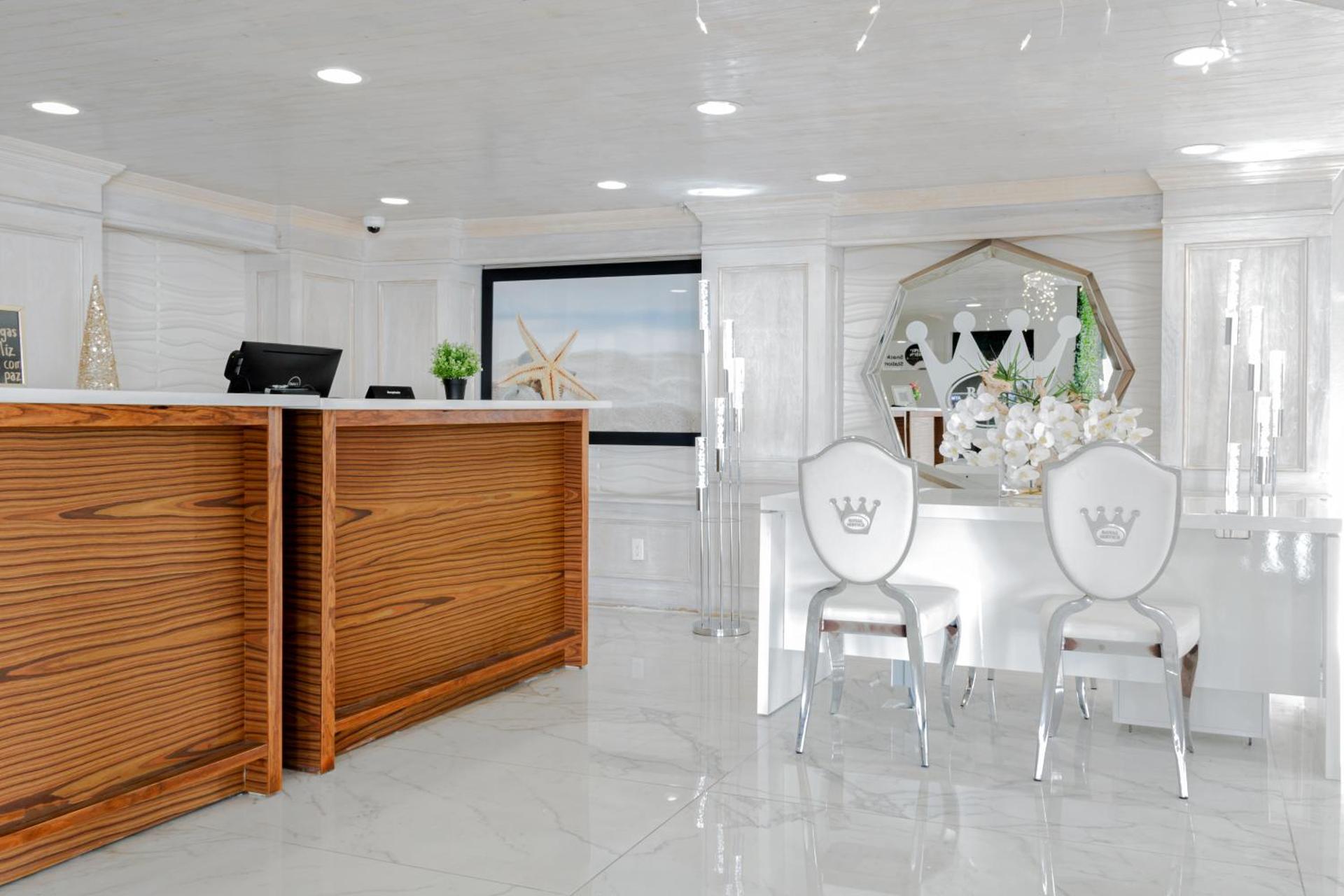 Palazzo Lakeside Hotel - Photo 13