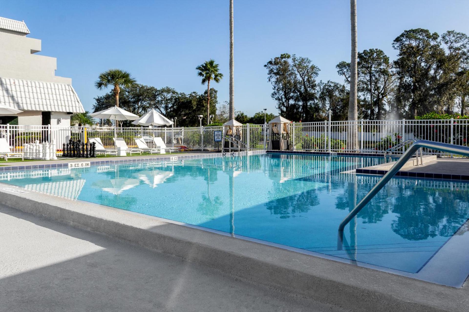 Palazzo Lakeside Hotel - Photo 7