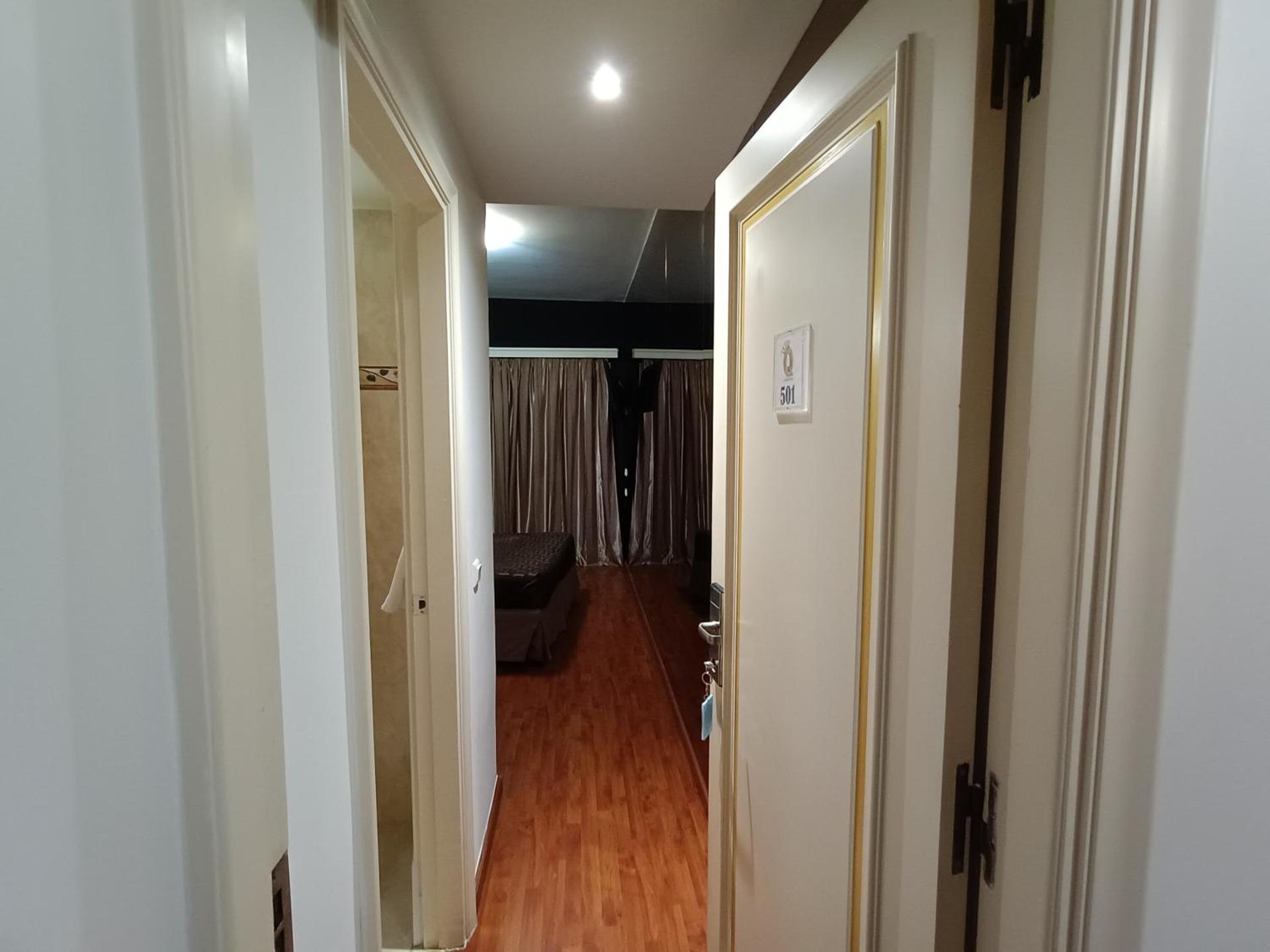 Queens Leriotis Hotel - Photo 39