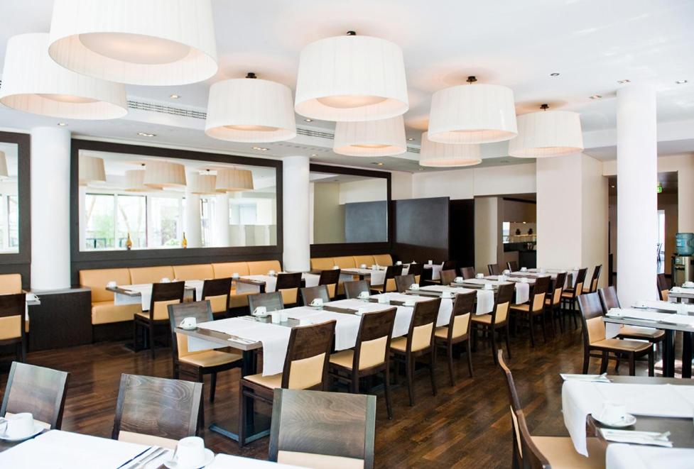 Bristol Hotel - Frankfurt City Centre - Central - Photo 10