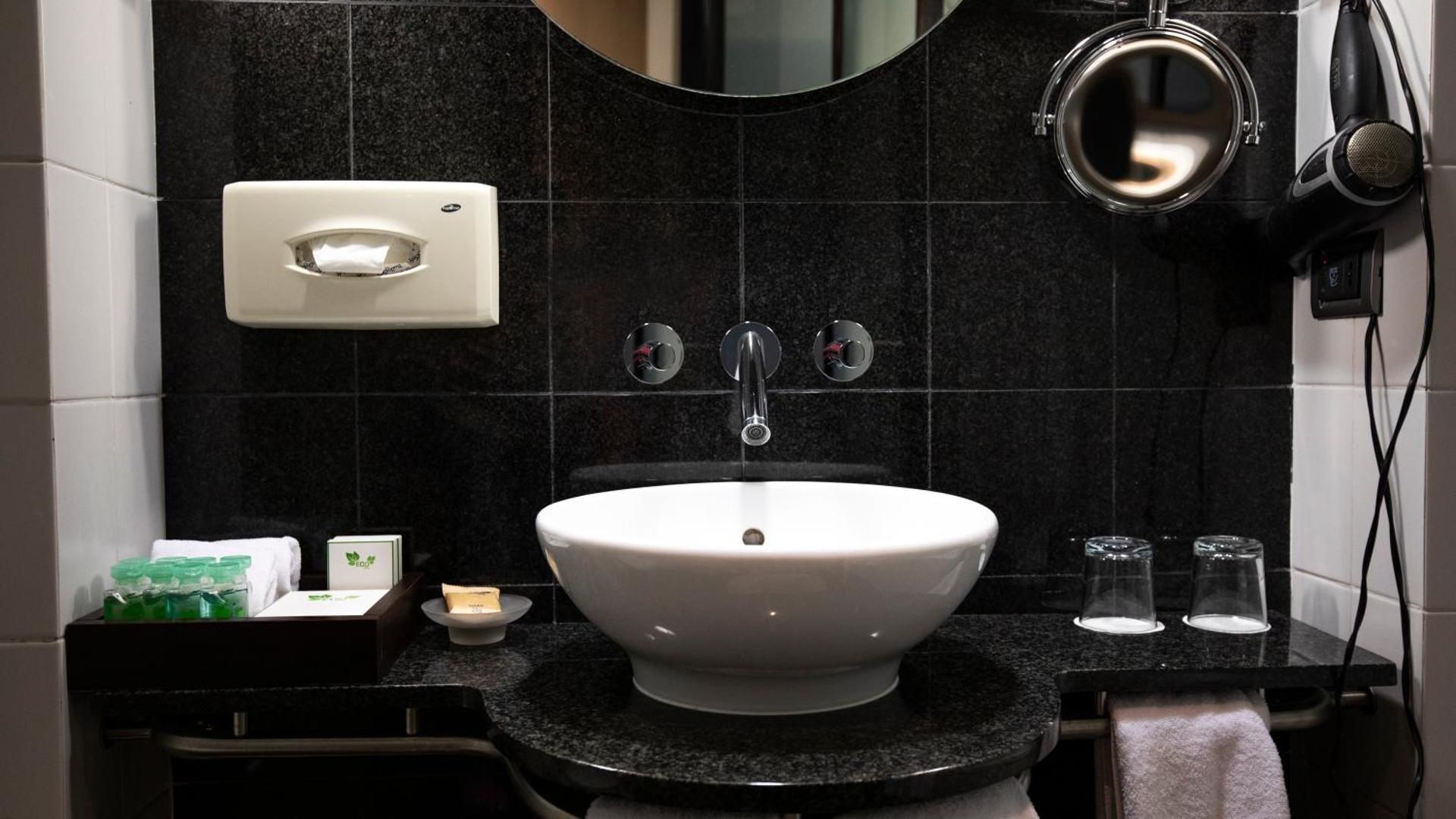 Mak Albania Hotel - Photo 39